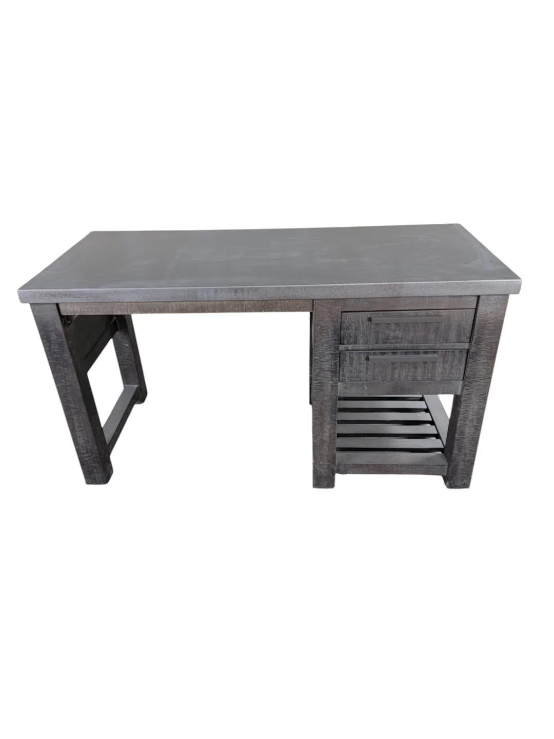 Sconosciuto Restoration Hardware Vaughn, scrittoio in metallo rigenerato con contenitore, è un'ottima scelta. in vendita