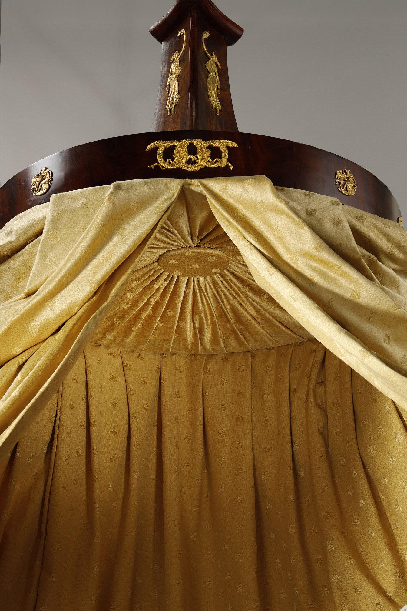 Gilt Restoration period bed with canopy For Sale