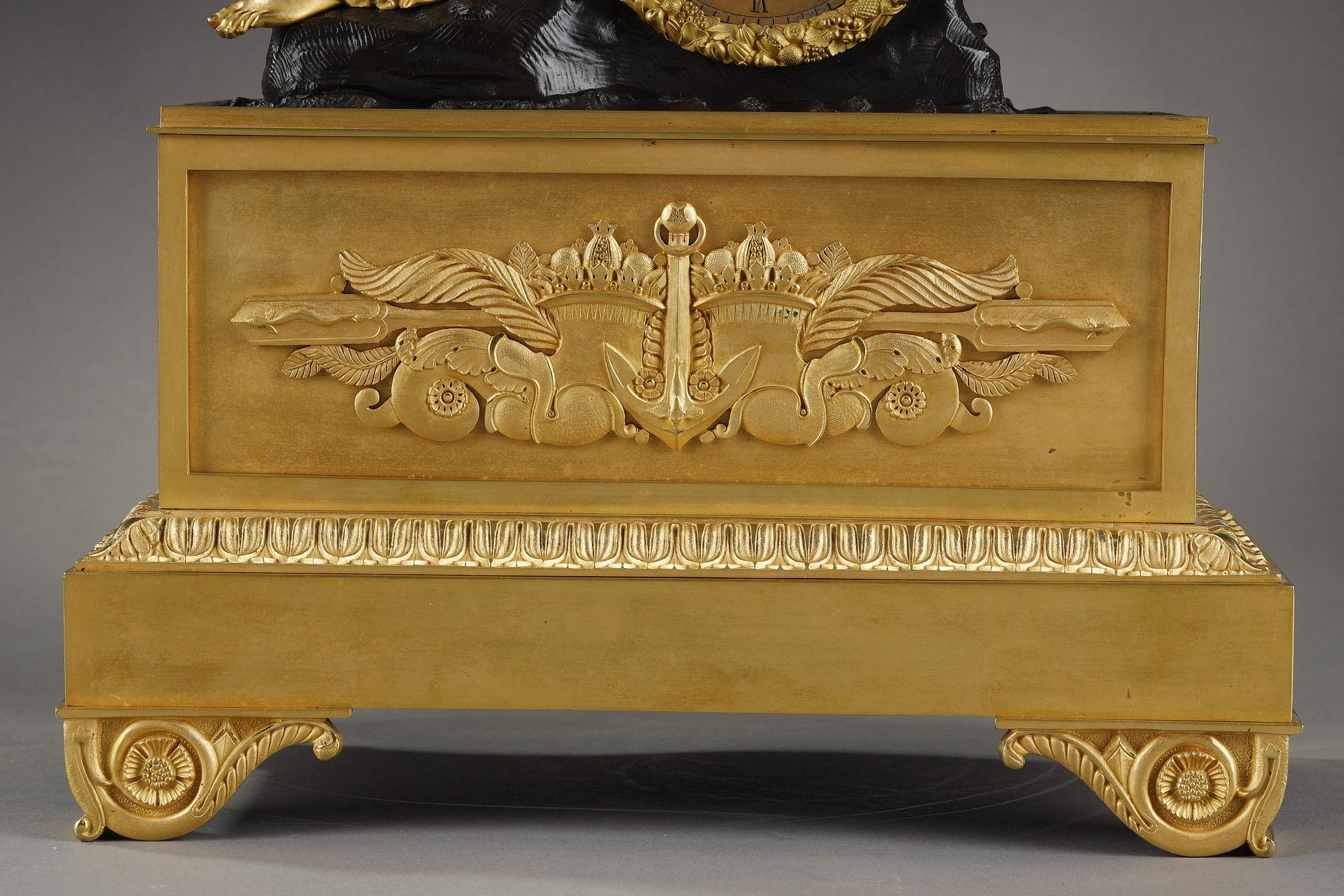 Orologio da restauro in bronzo dorato con una giovane donna in vendita 6