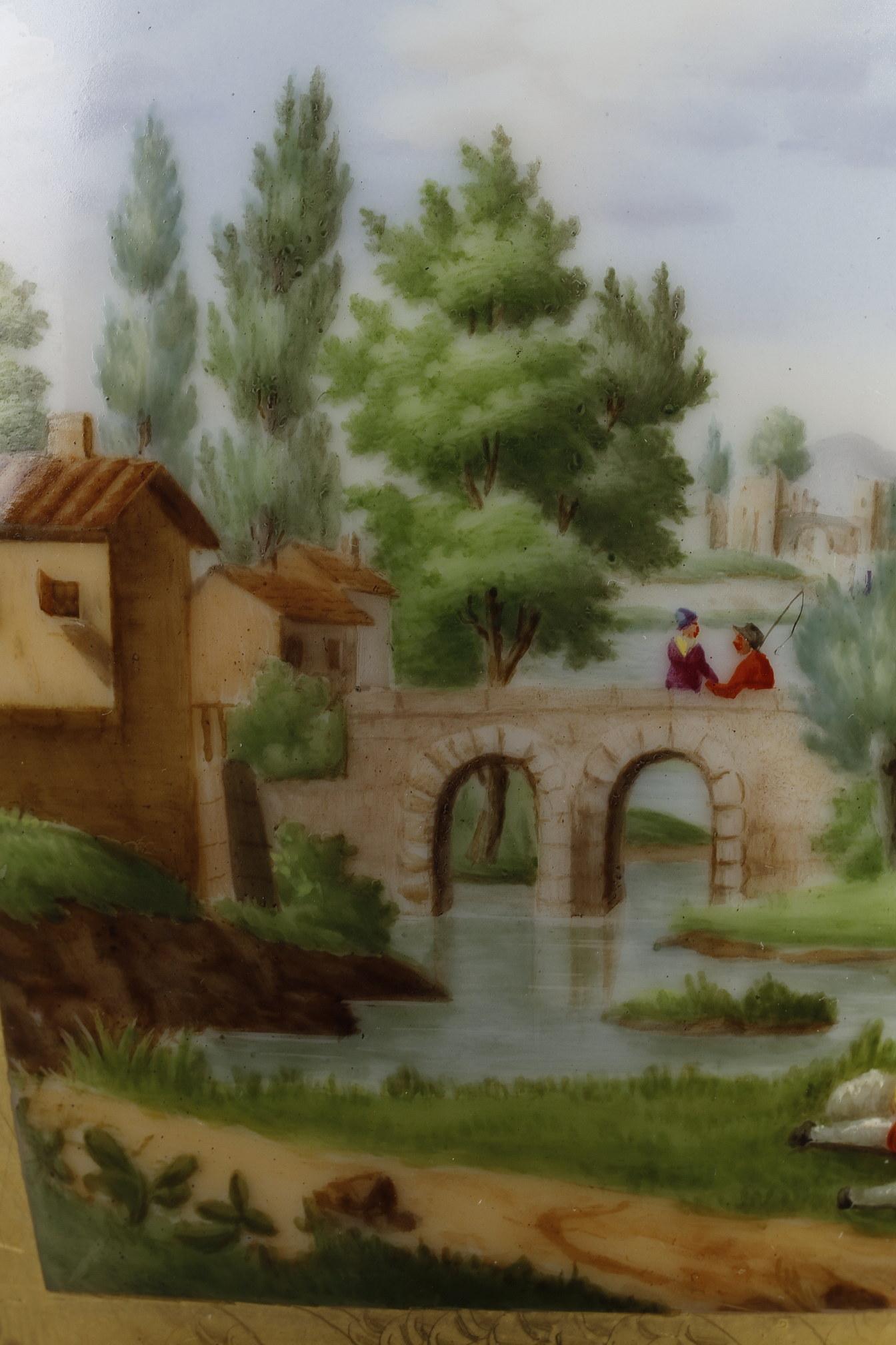 Coppia di vasi in porcellana del periodo del restauro in vendita 4