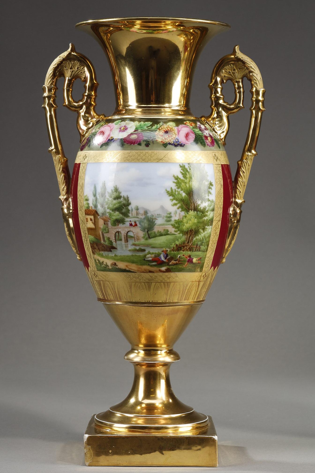 Coppia di vasi in porcellana del periodo del restauro In condizioni buone in vendita a Paris, FR