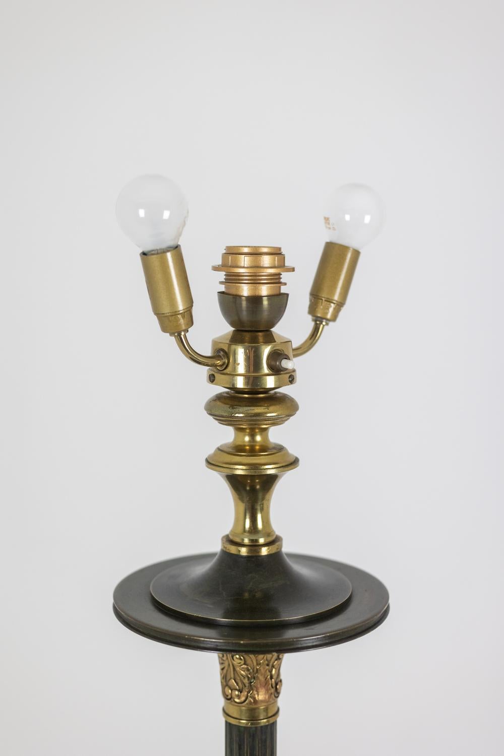 Lampadaire de style Restauration en bronze avec deux patines. Circa 1900. en vente 5