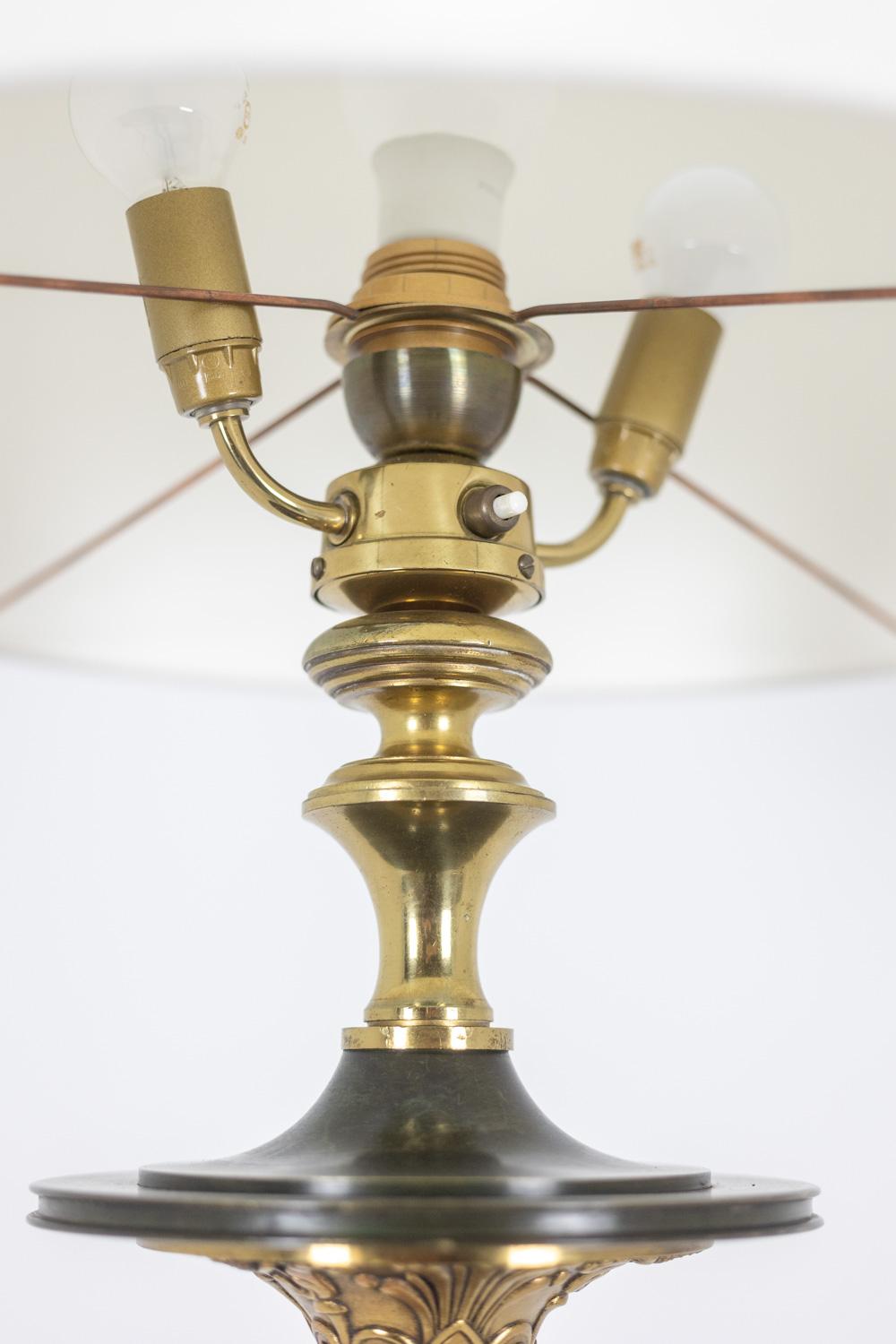Lampadaire de style Restauration en bronze avec deux patines. Circa 1900. Excellent état - En vente à Saint-Ouen, FR