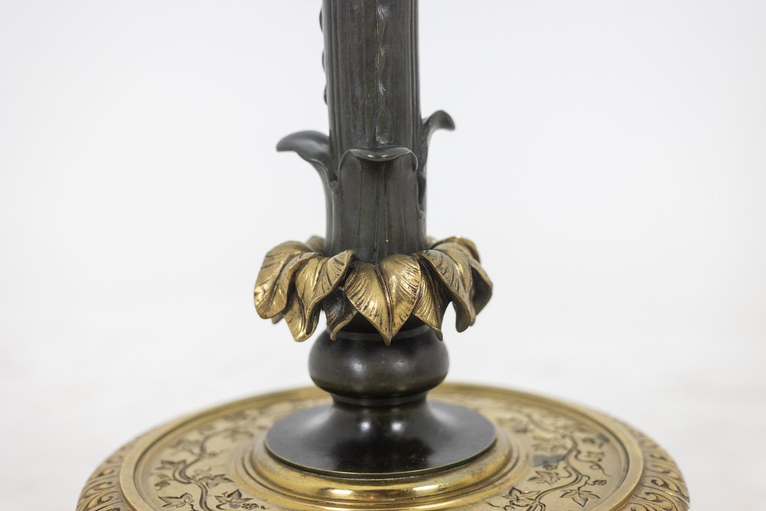 Lampadaire de style Restauration en bronze avec deux patines. Circa 1900. en vente 2