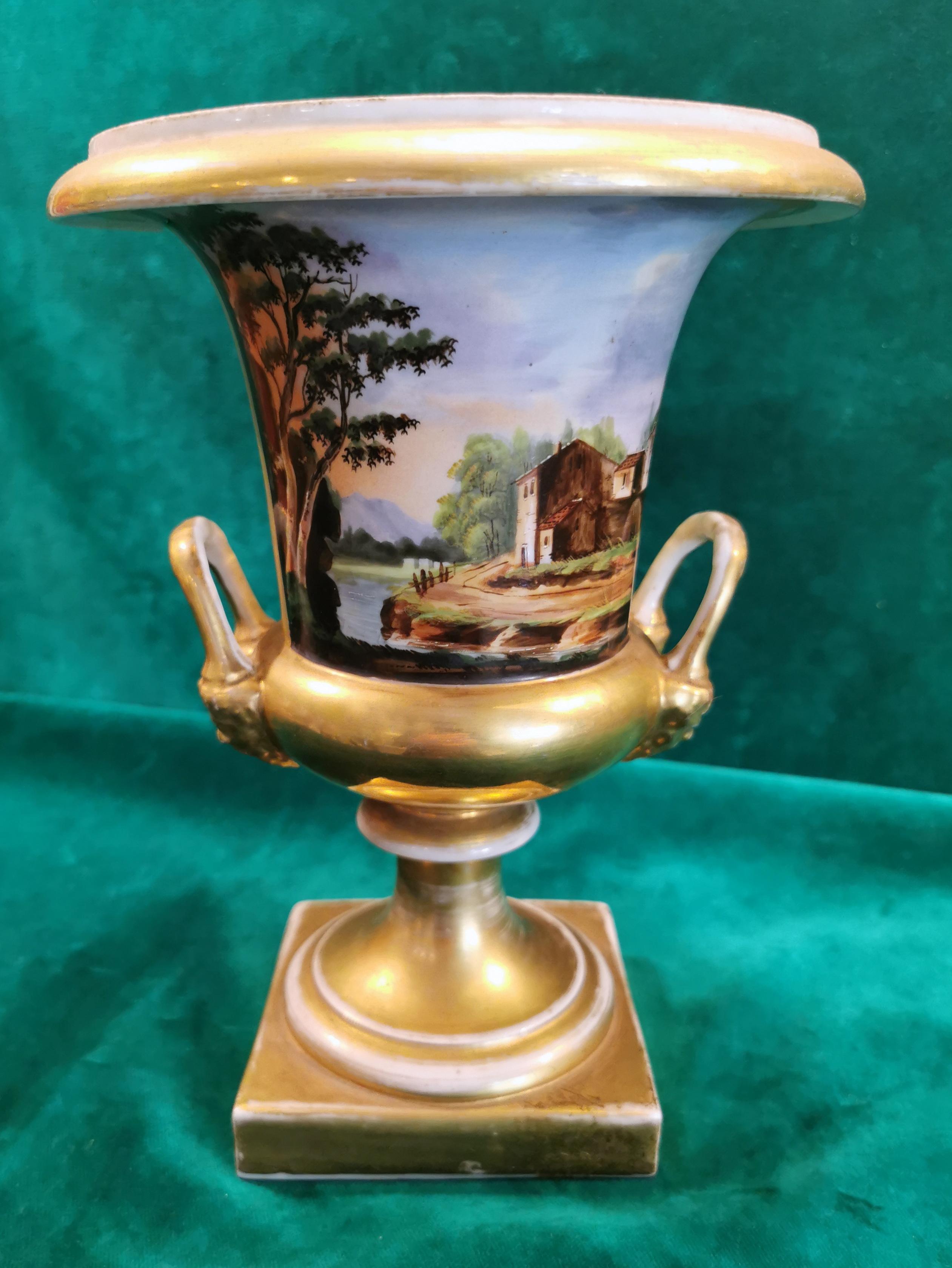 We kindly suggest you read the whole description, because with it we try to give you detailed technical and historical information to guarantee the authenticity of our objects.
Iconic and historic Medici vase with a square base; it was made in