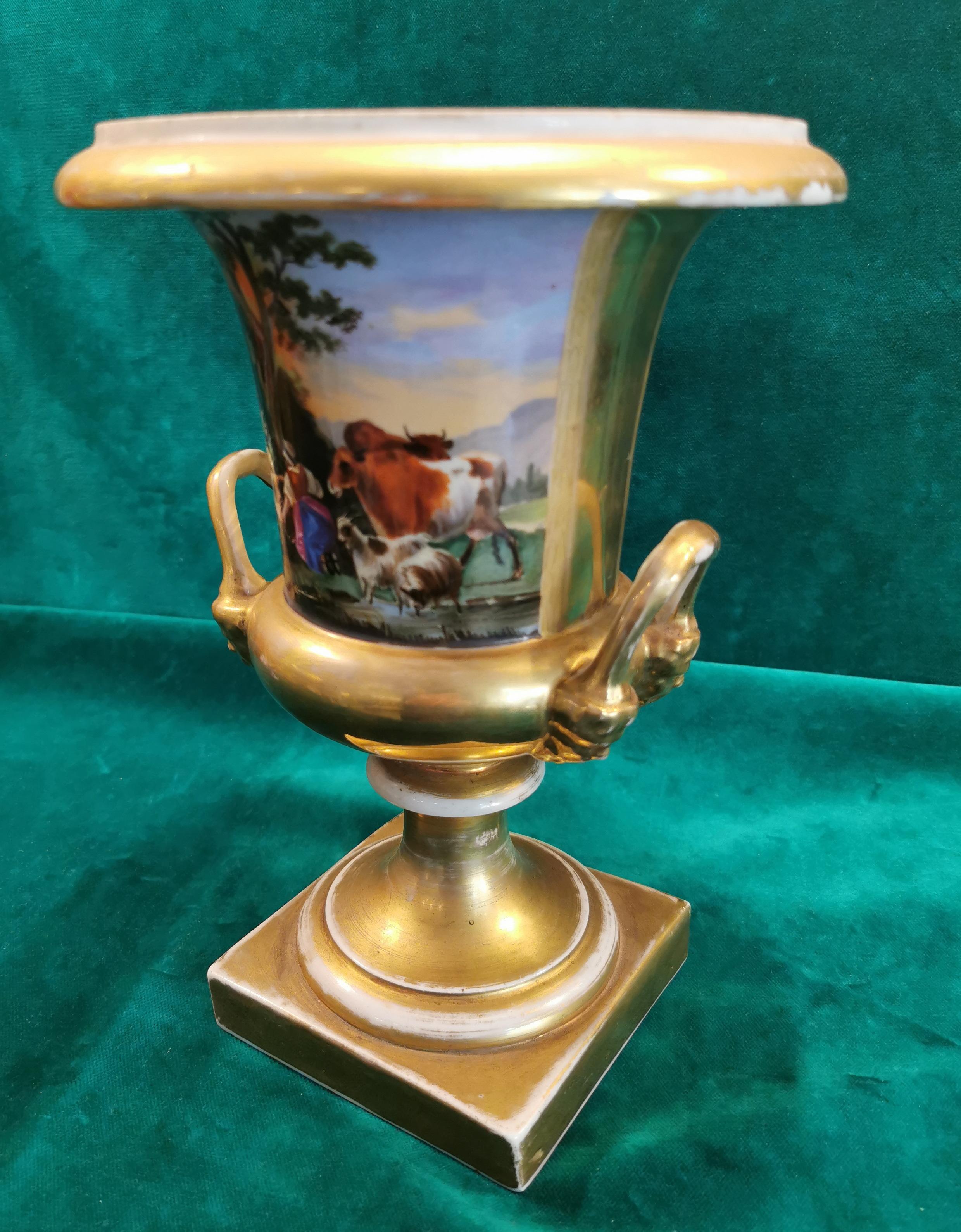 Restoration Style Vase Medicean French Porcelain De Paris Hand Painted Pure Gold In Good Condition In Prato, Tuscany