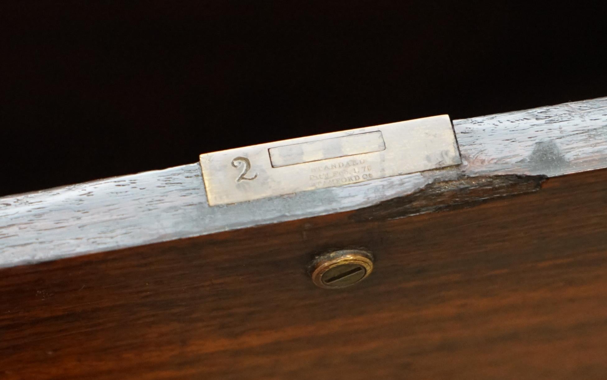 Restaurierte Kommode mit Schreibtisch aus gestempeltem Camphor Wood für die Militärkampagne von 1876 13