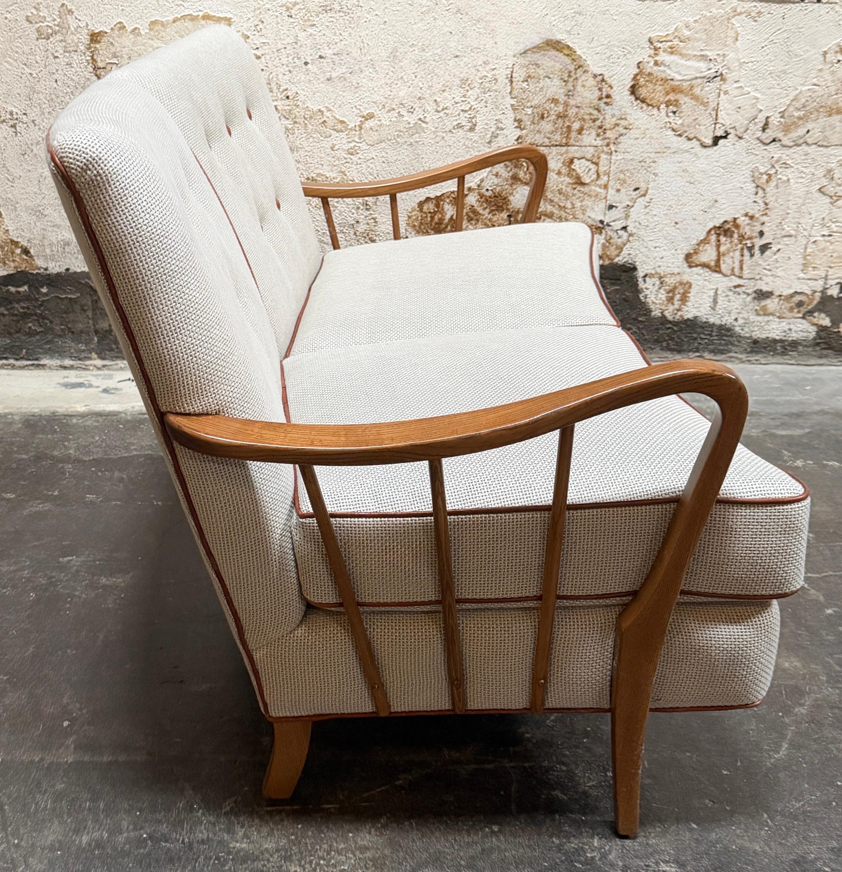 Sofá loveseat curvado 