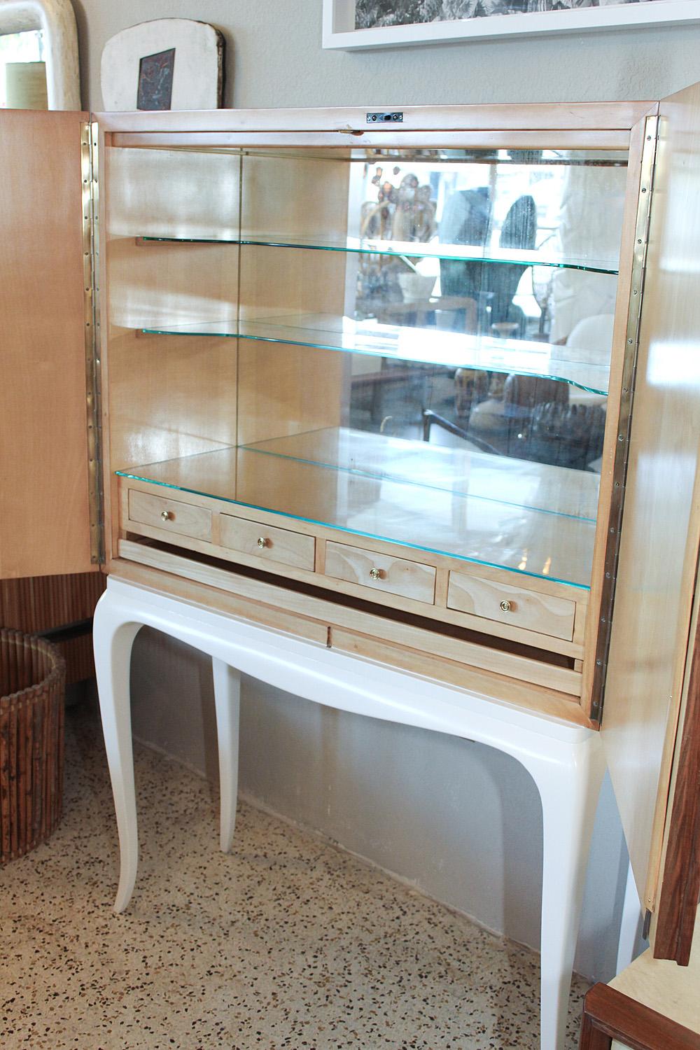 Restored 1940s Walnut Inlaid Italian Bar Cabinet with Mirrored Interior 7
