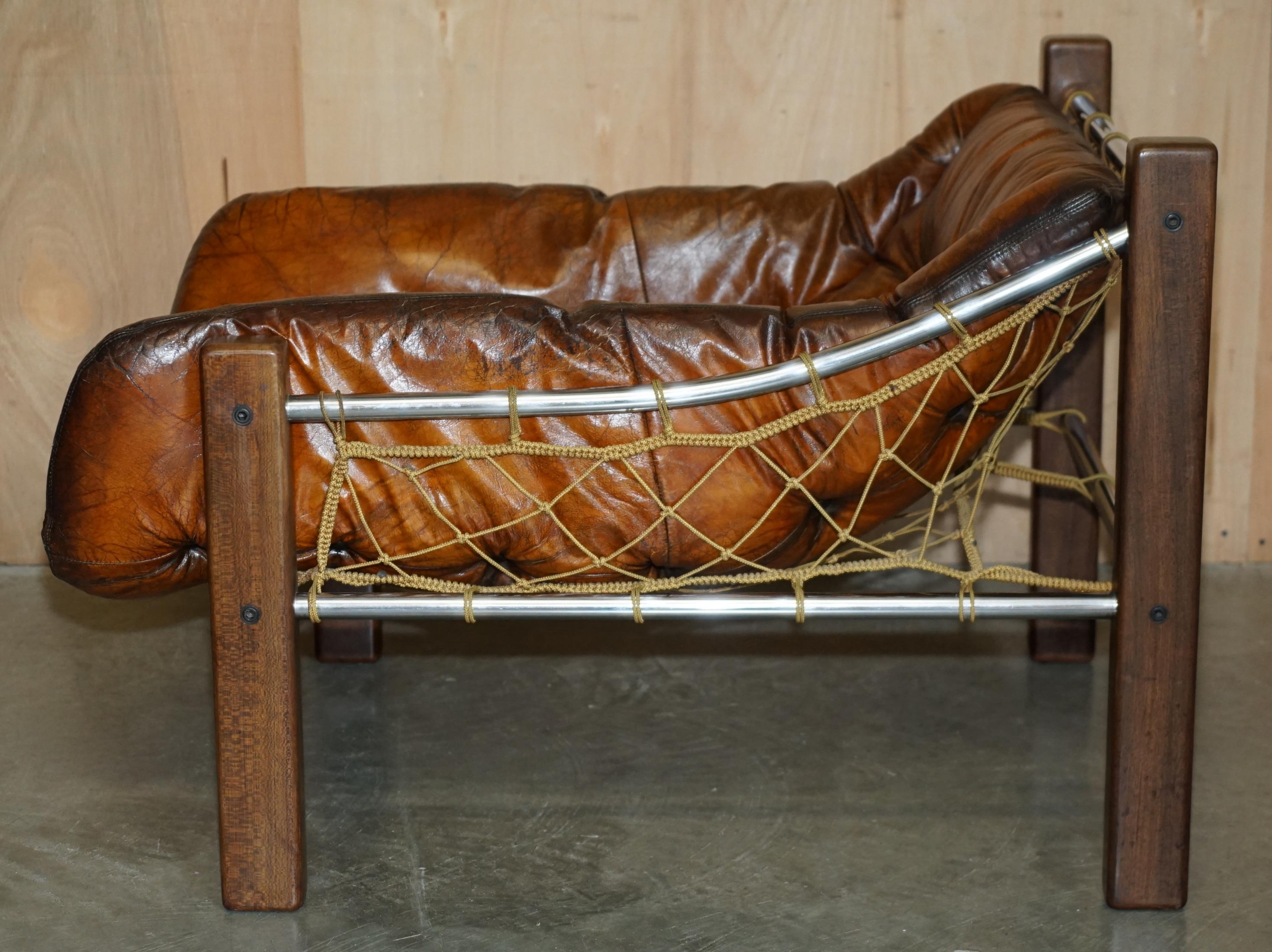 ARMADERA Y OTOMÁN DE MADERA BRAZILEÑA RESTAURADOS DE 1960 JEAN GILLON EN CUERO MARRON en venta 6