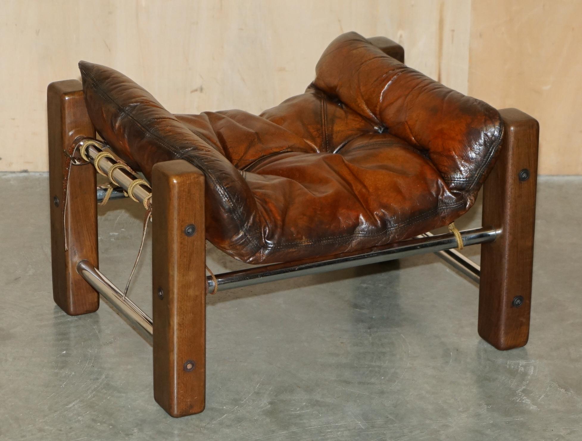 ARMADERA Y OTOMÁN DE MADERA BRAZILEÑA RESTAURADOS DE 1960 JEAN GILLON EN CUERO MARRON en venta 8