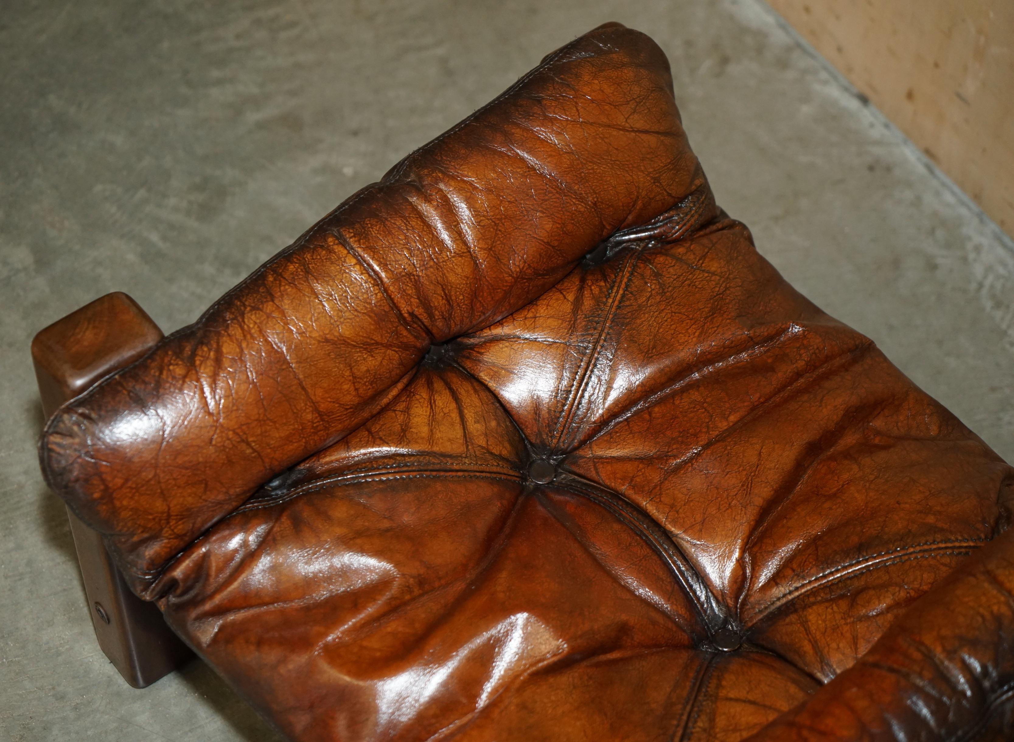 ARMADERA Y OTOMÁN DE MADERA BRAZILEÑA RESTAURADOS DE 1960 JEAN GILLON EN CUERO MARRON en venta 12