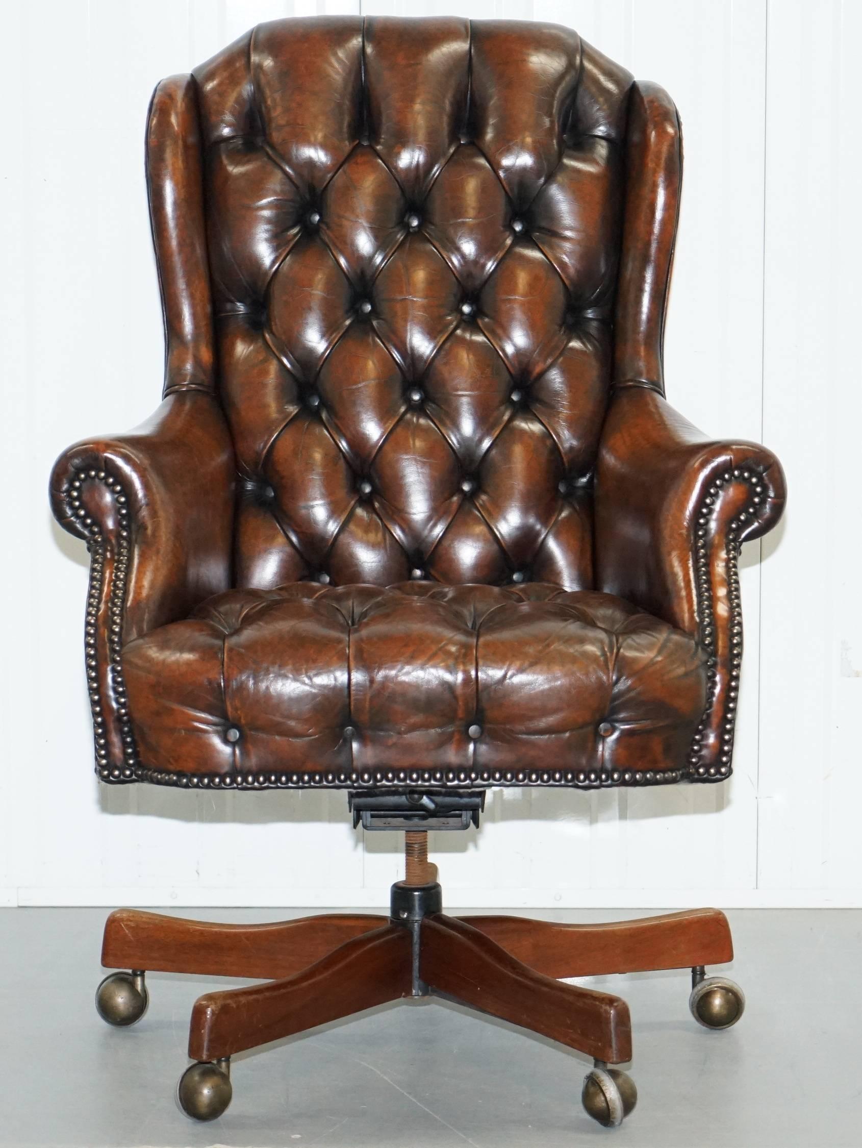 We are delighted to offer for sale this lovely fully restored 1960s horse hair padded with coil sprung base Chesterfield captains chair

This piece has been fully restored to include having the leather stripped back then hand dyed this stunning