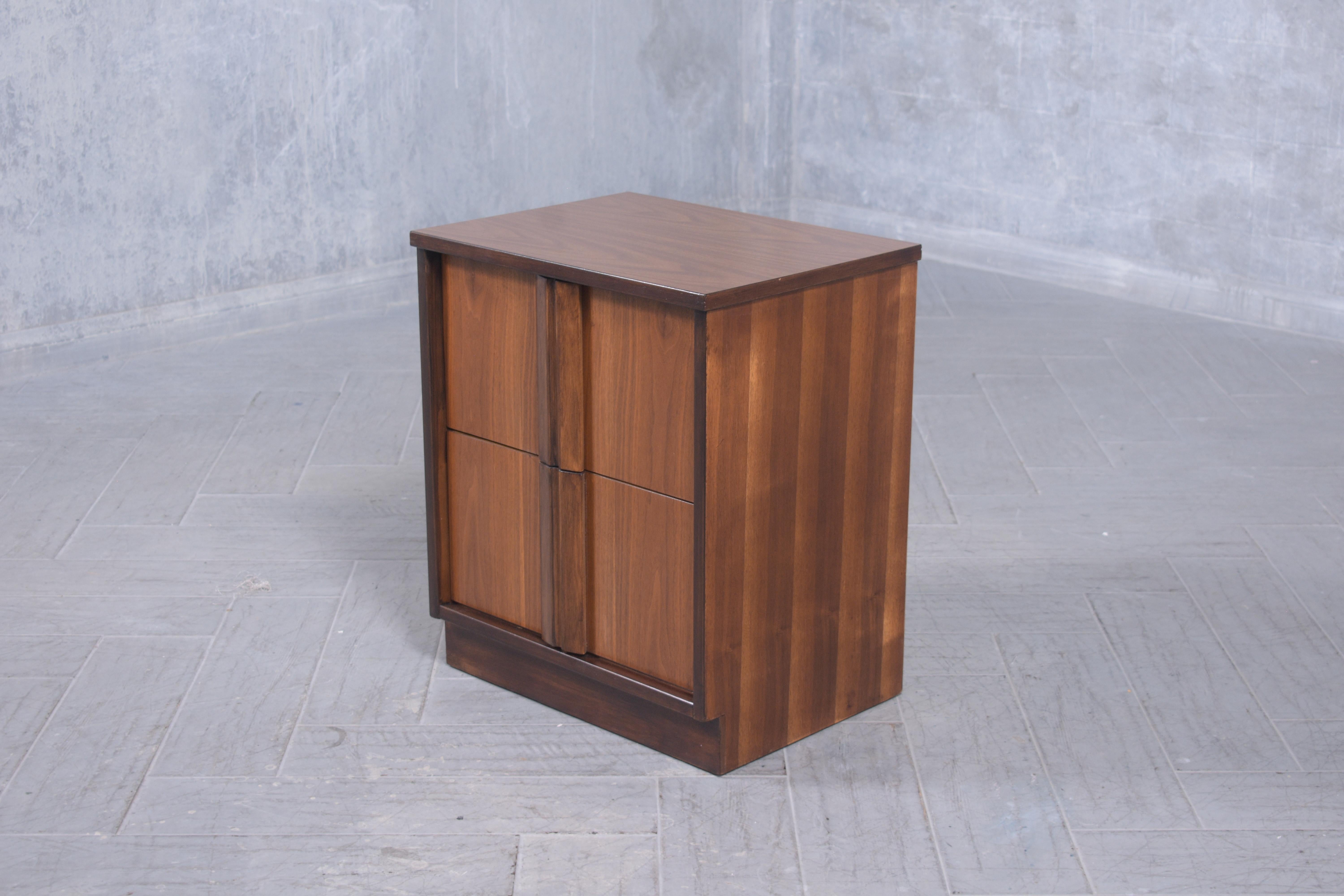 Mid-Century Modern Restored 1960s Modern Walnut Nightstand: Dual-Tone with Unique Carved Handle For Sale