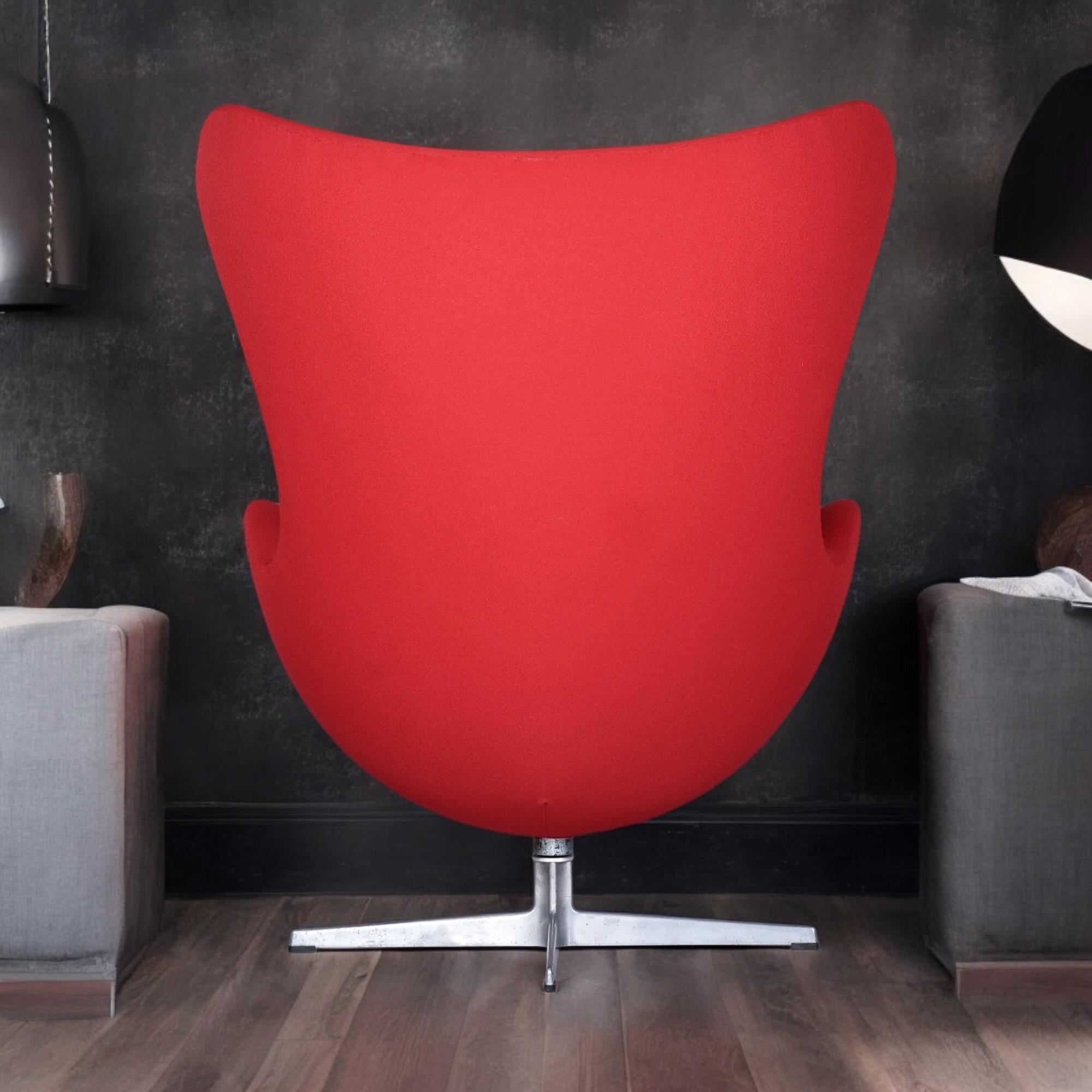 Restored 1965 Red Arne Jacobsen Fritz Hansen Egg Chair & Ottoman For Sale 10