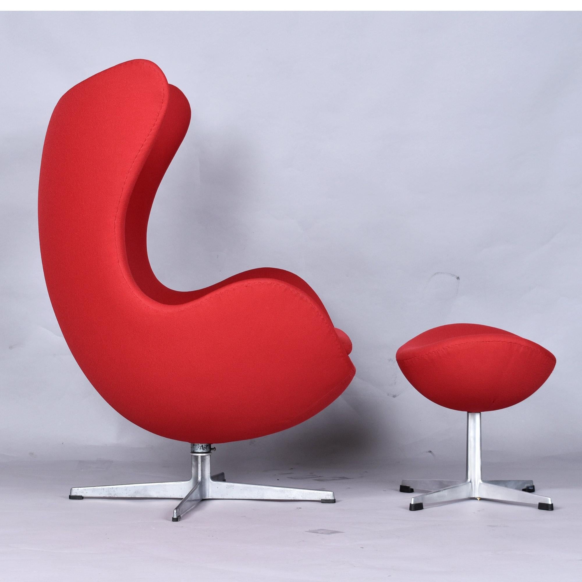 Danish Restored 1965 Red Arne Jacobsen Fritz Hansen Egg Chair & Ottoman For Sale