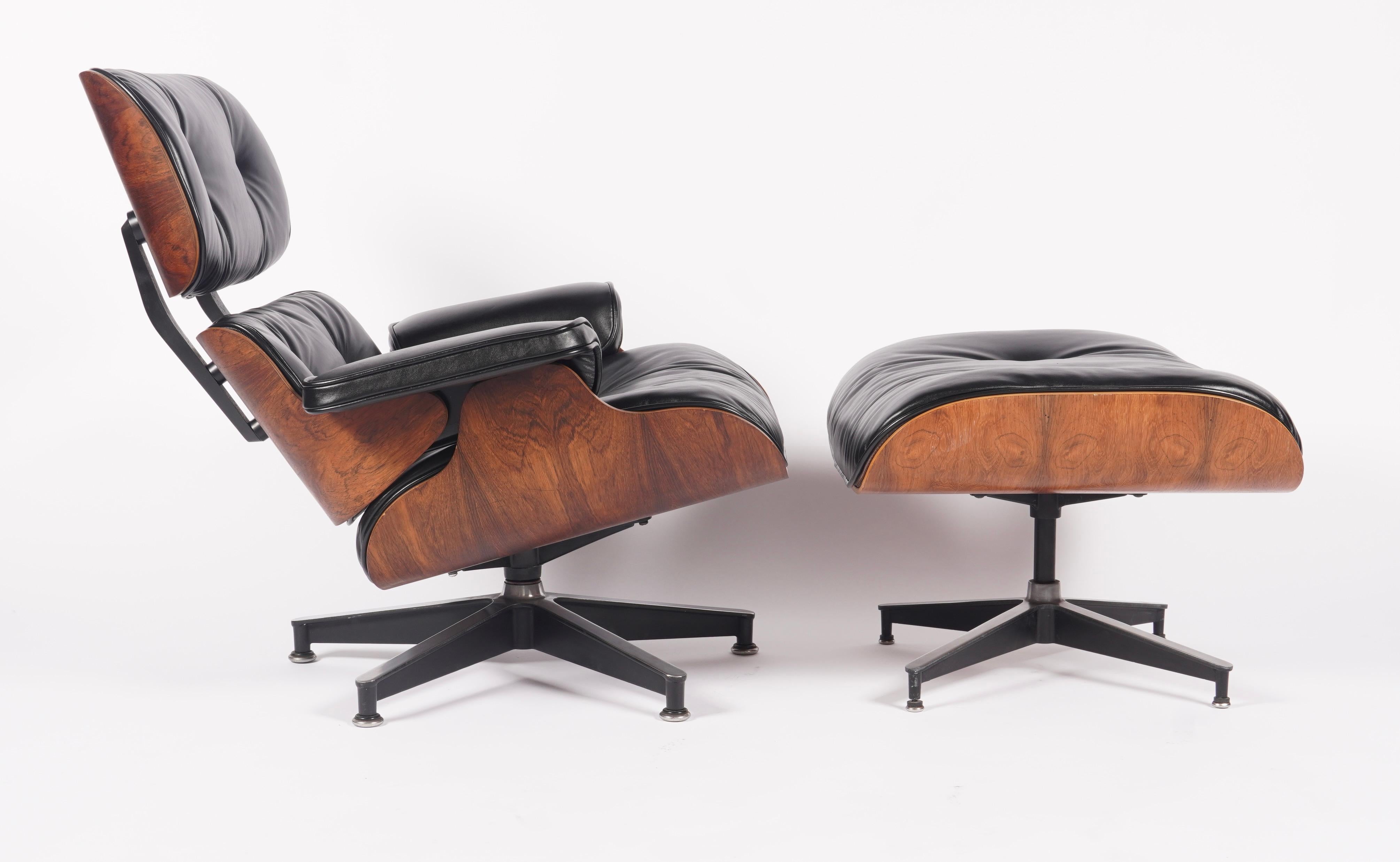 Mid-Century Modern Restored 1970s Production Eames Lounge & Ottoman in Rosewood & Black Leather