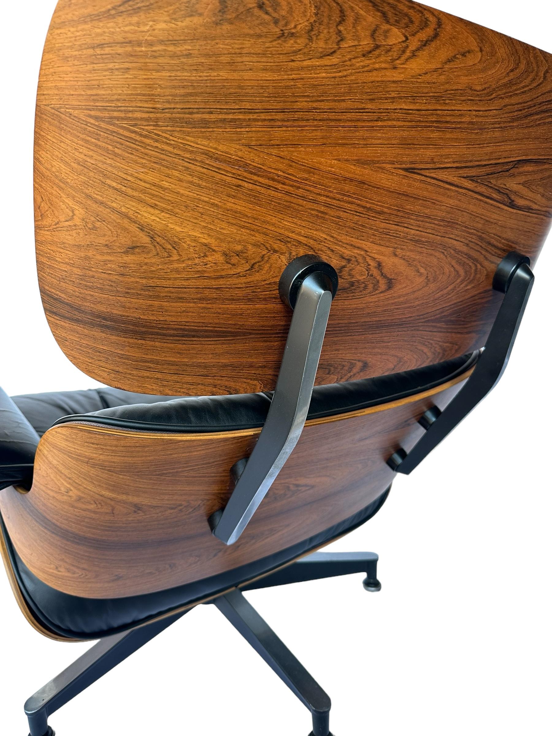 Chaise longue et pouf Eames en bois de rose restaurées des années 1970 par Herman Miller en vente 3