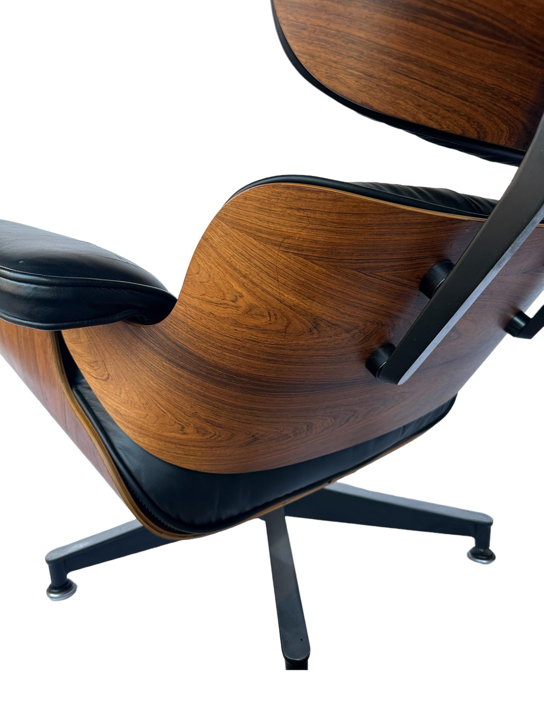 Chaise longue et pouf Eames en bois de rose restaurées des années 1970 par Herman Miller en vente 9