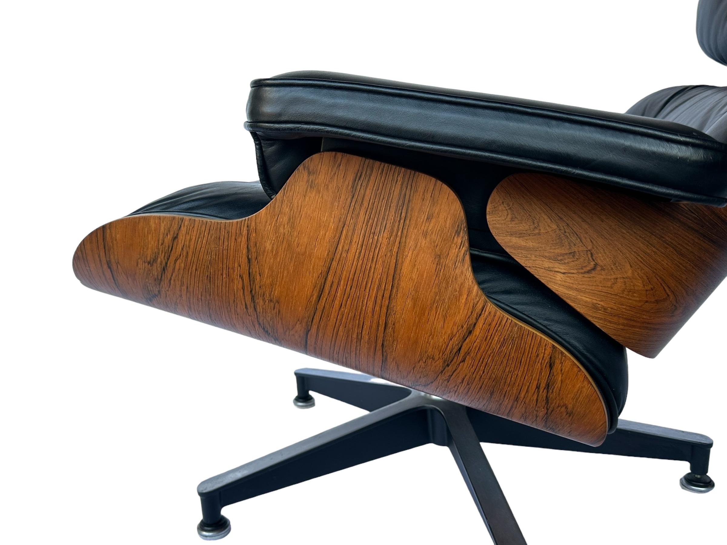 Chaise longue et pouf Eames en bois de rose restaurées des années 1970 par Herman Miller en vente 10