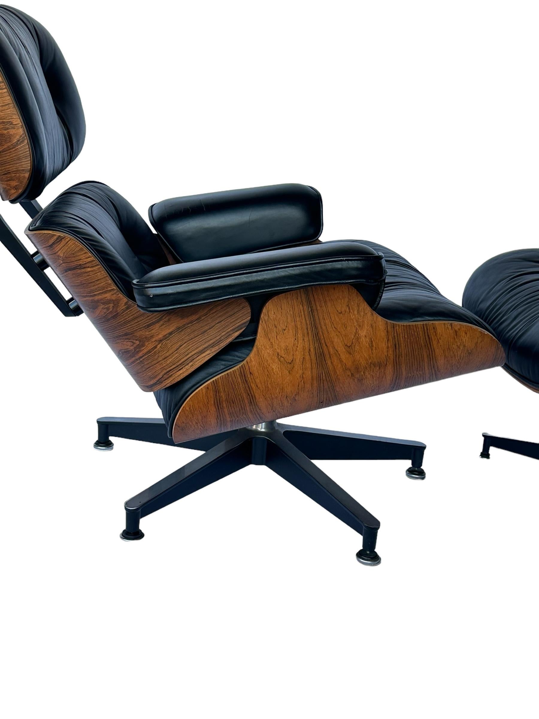 Restored 1970s Rosewood Eames Lounge Chair and Ottoman by Herman Miller In Good Condition For Sale In Brooklyn, NY