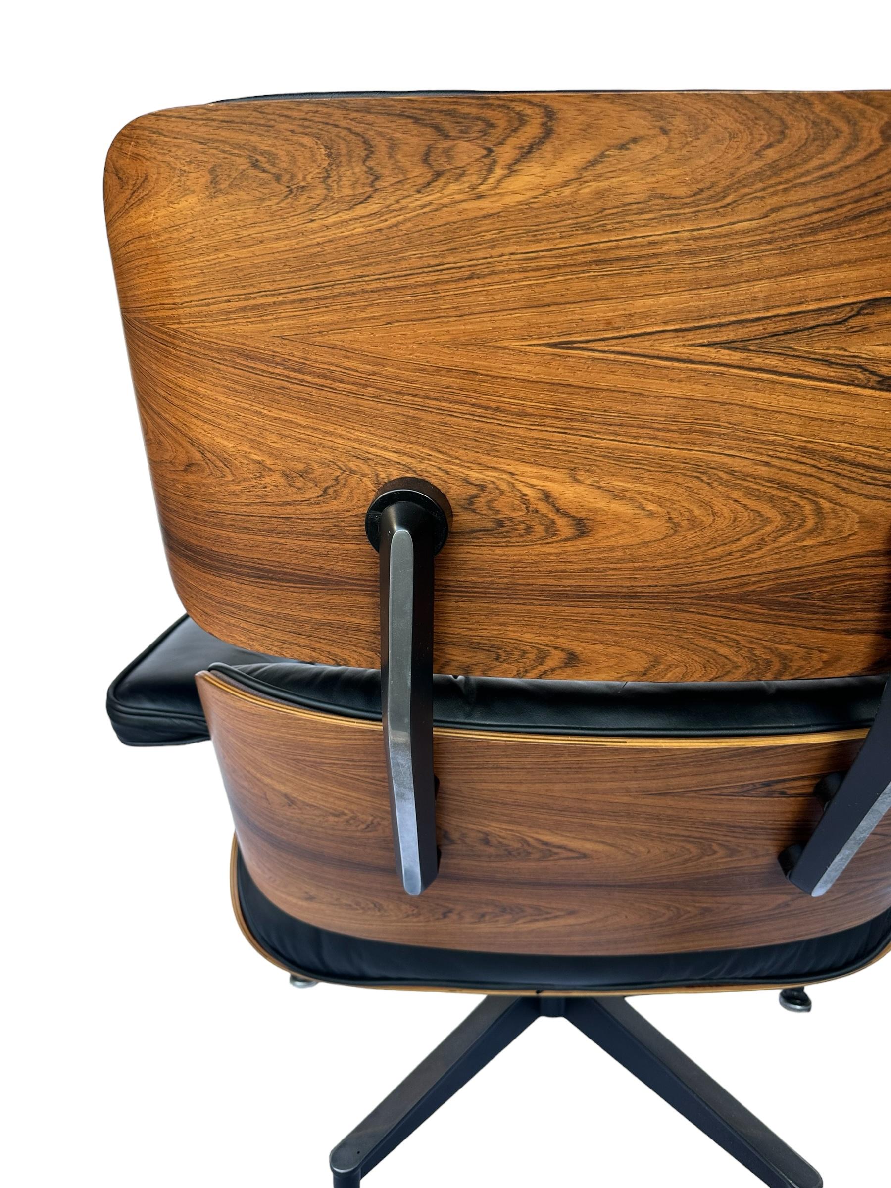 Chaise longue et pouf Eames en bois de rose restaurées des années 1970 par Herman Miller en vente 1