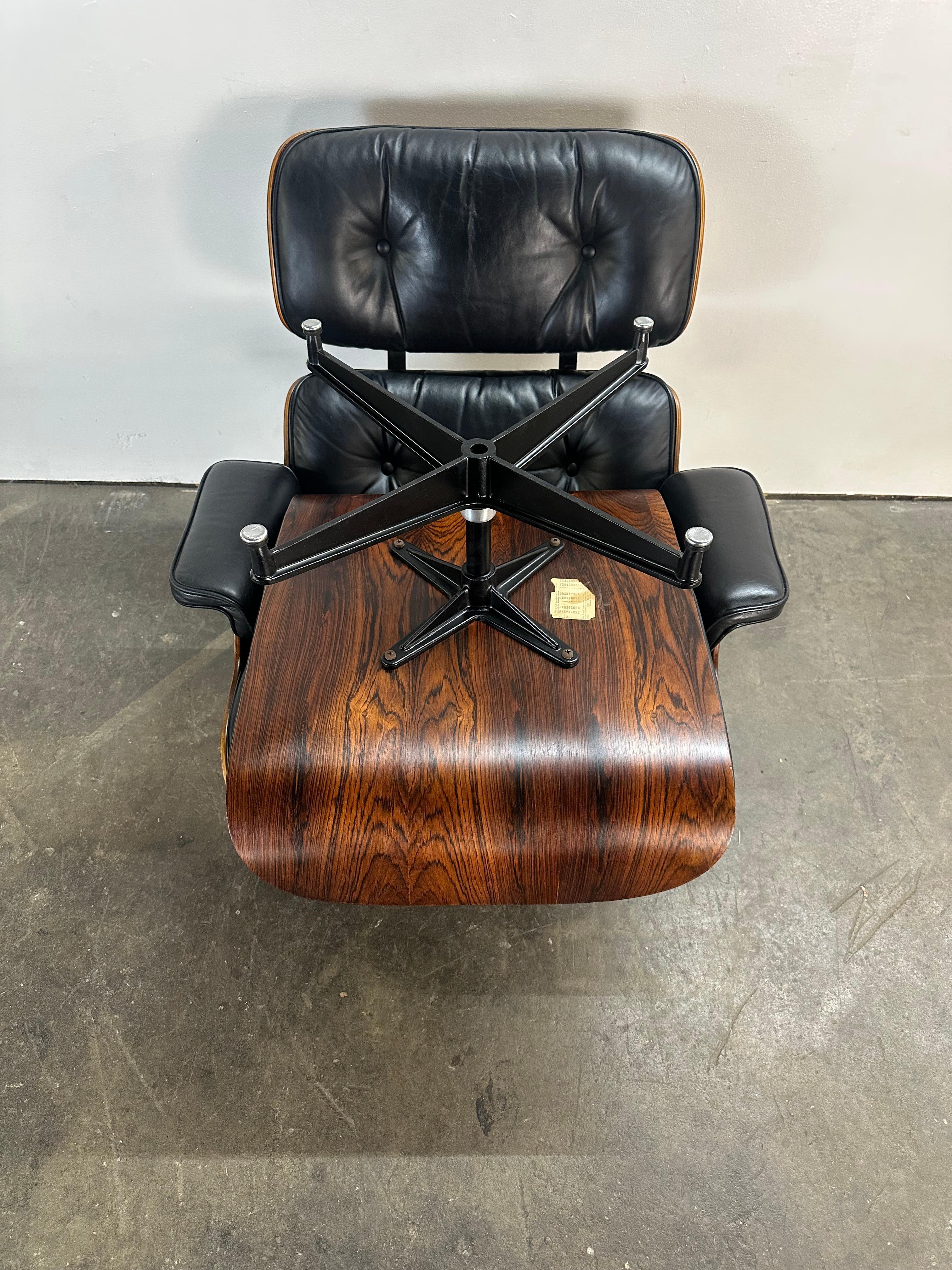 Late 20th Century Restored 1970s Rosewood Eames Lounge Chair and Ottoman