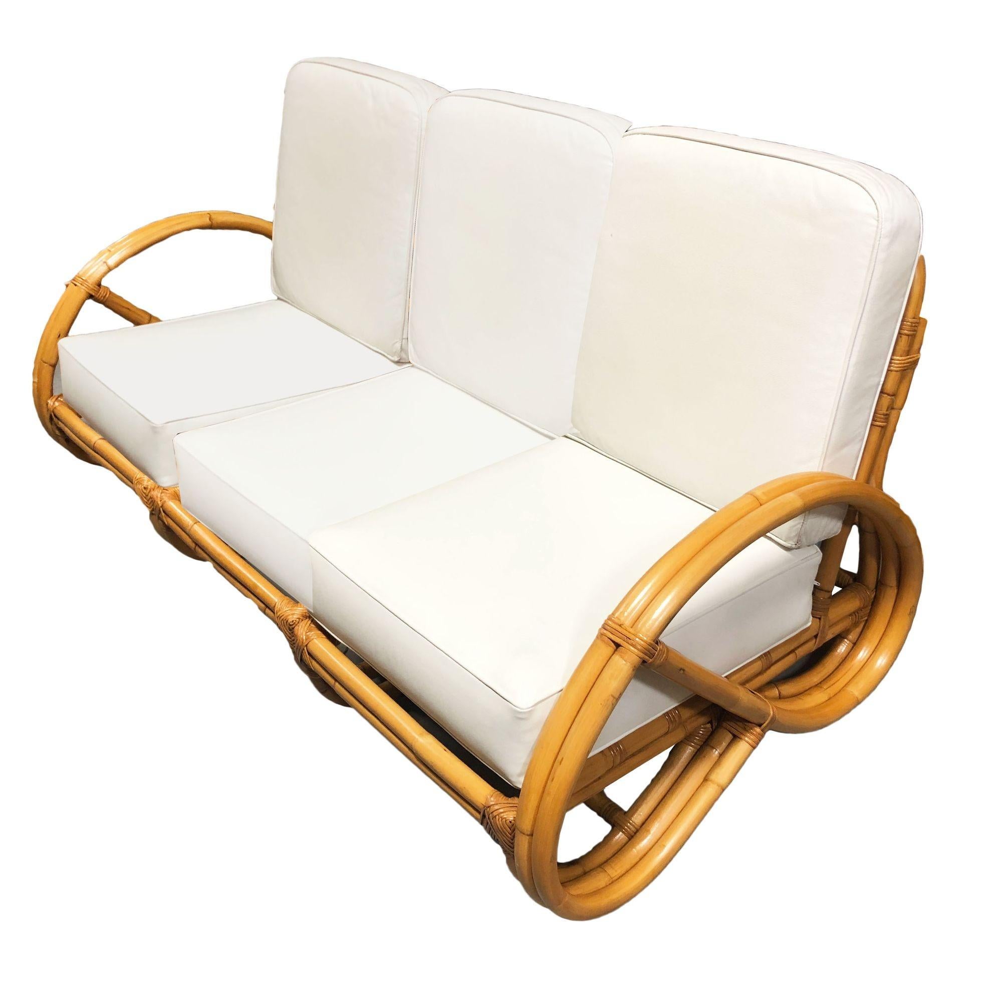Americano Divano componibile in rattan restaurato a 2 fili 3/4 Pretzel con sedia a sdraio in vendita