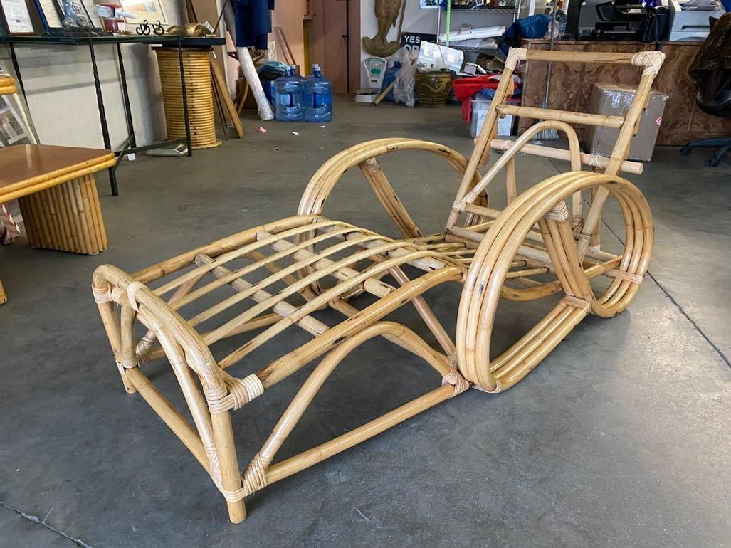 Rotin Chaise longue inclinable en rotin à 3 brins restaurée 3/4 en vente