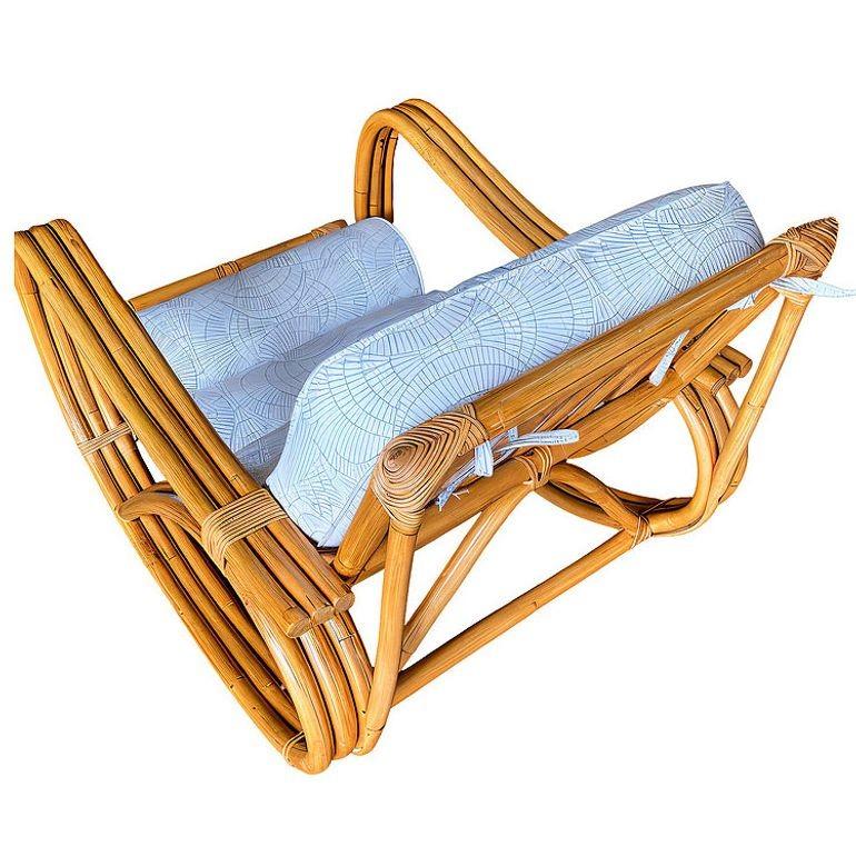 Sedia a dondolo in rattan Reverese Pretzel restaurata a 3 fili In condizioni ottime in vendita a Van Nuys, CA