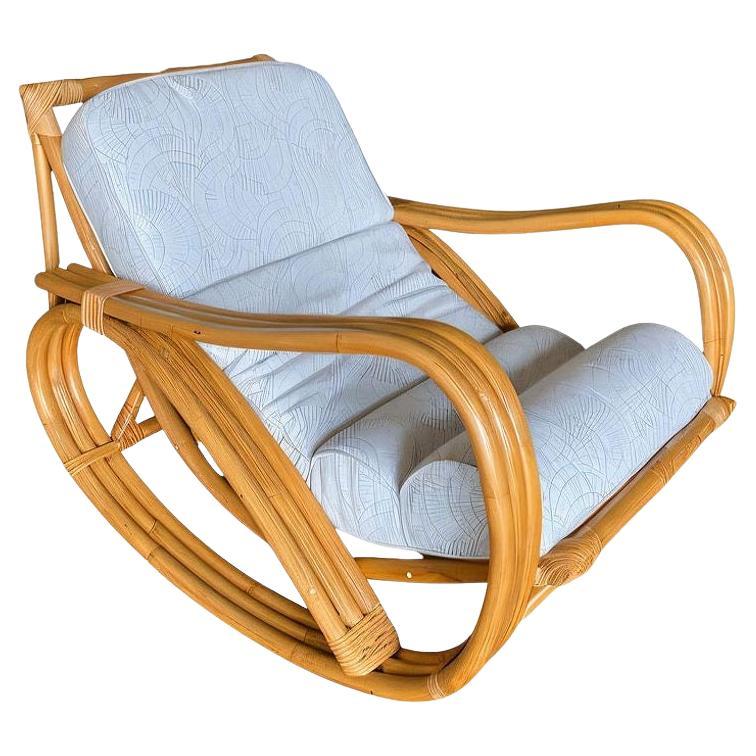 Restaurierter 3-reihiger Reverese-Rattan-Schaukelstuhl mit Brezel