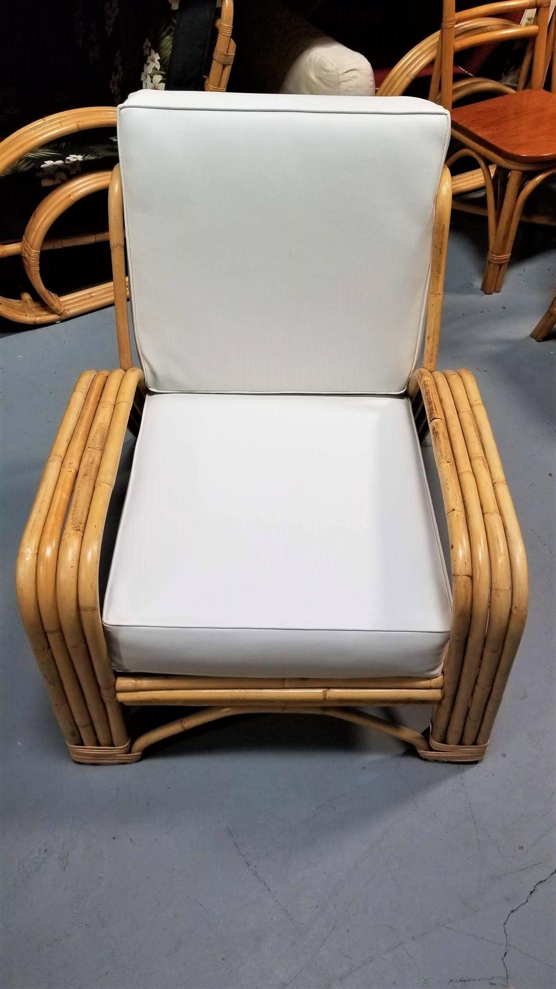Chaise de salon en rotin à quatre brins restaurée par Paul Laszlo en 1948, avec des accoudoirs en forme d'agrafes à quatre brins et des bases arquées.

1948, États-Unis

Nous n'achetons et ne vendons que les meilleurs meubles en rotin fabriqués par