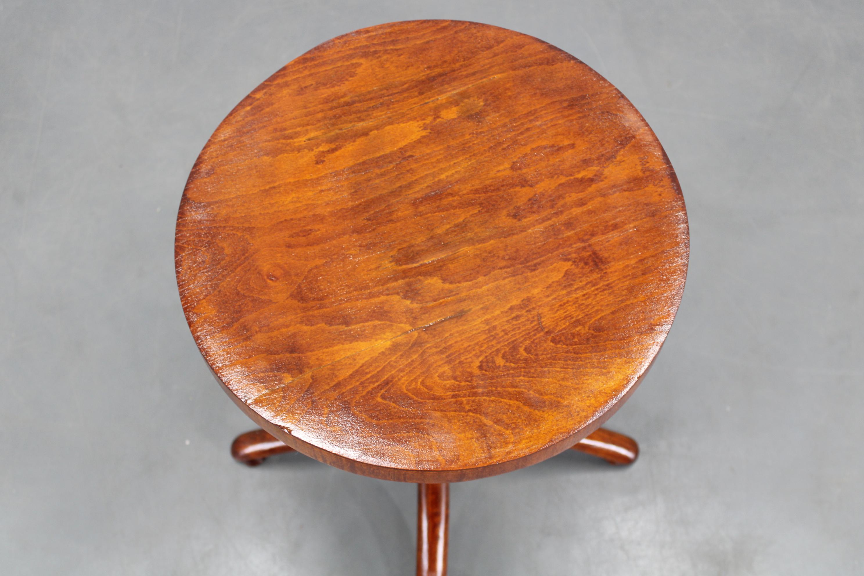 Restaurierter verstellbarer Klavierhocker aus Bugholz, Tschechoslowakei, 1930er Jahre - Art Deco Thone (Art déco) im Angebot