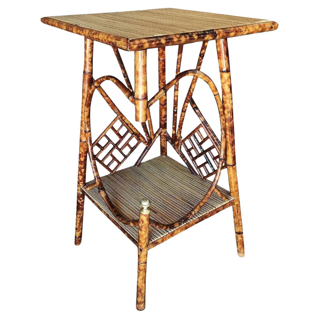 Table d'appoint en bambou restaurée Aesthetic Movement Tiger Tortoise Pedestal