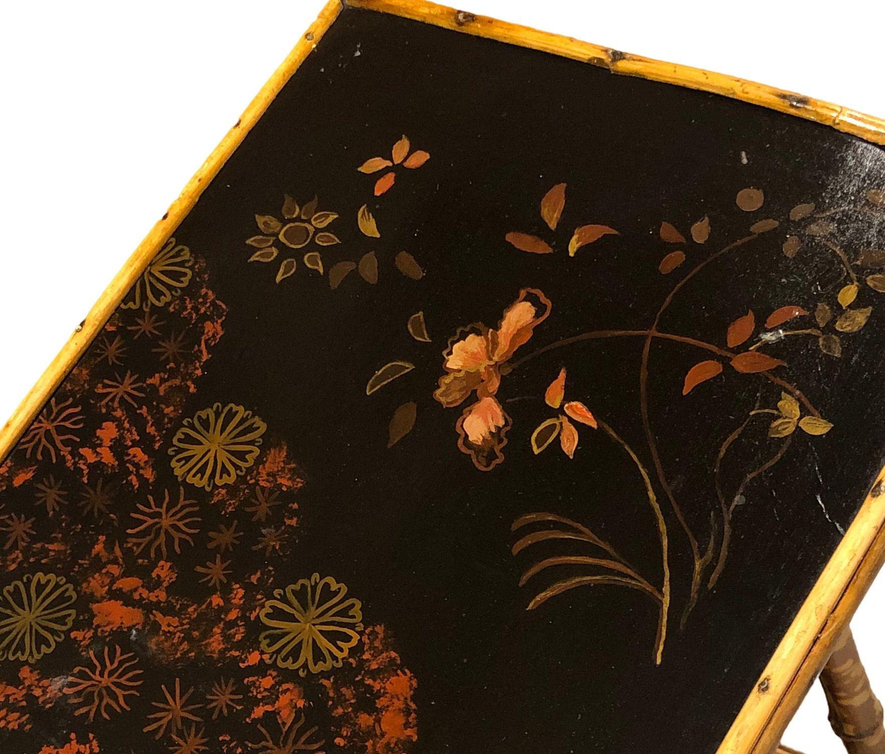 Bambou Table d'appoint à 3 niveaux en bambou Tiger Tortoise Aesthetic Movement restaurée en vente