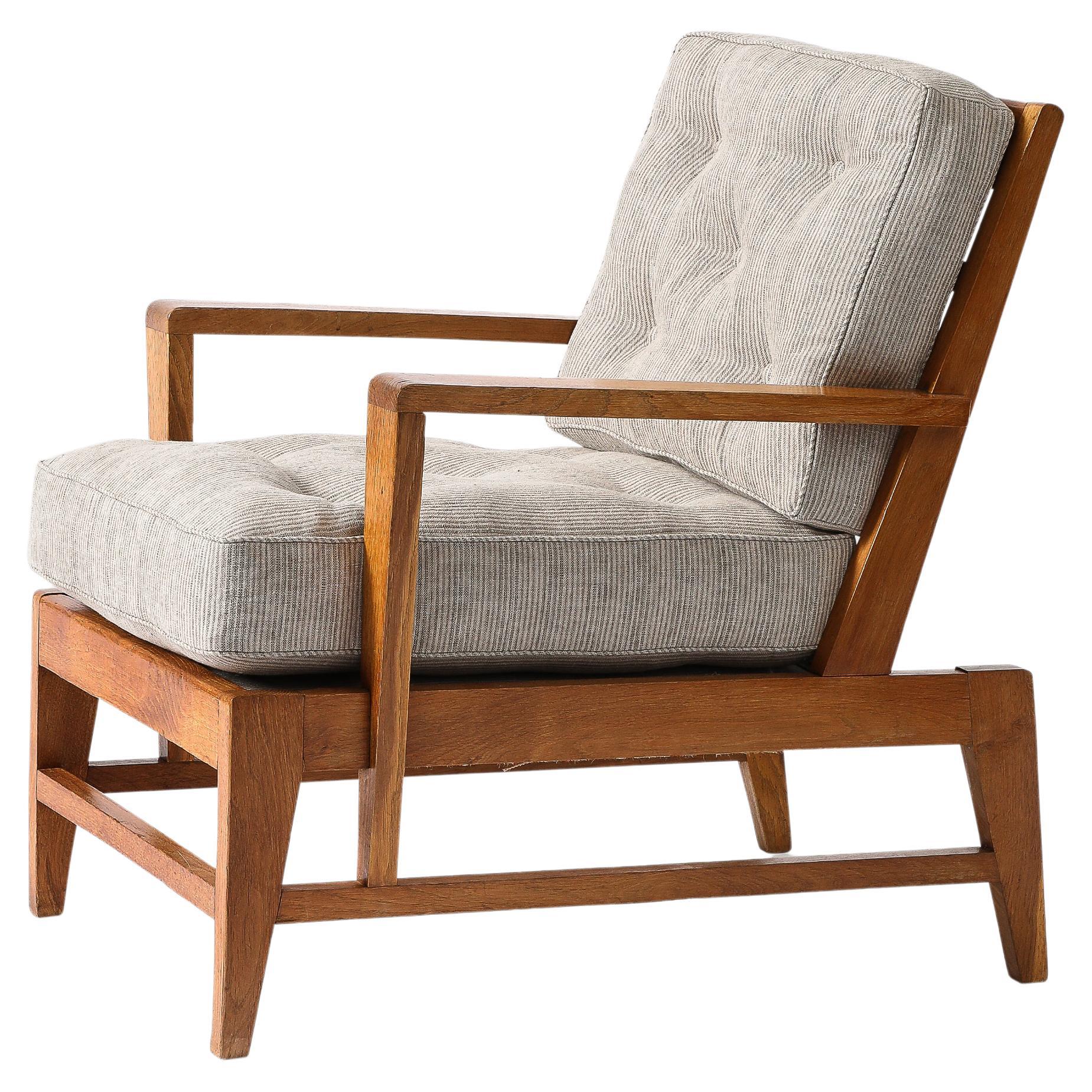 Poltrona in Oak restaurata e imbottita di recente di Rene Gabriel, Francia, c.C. 1940