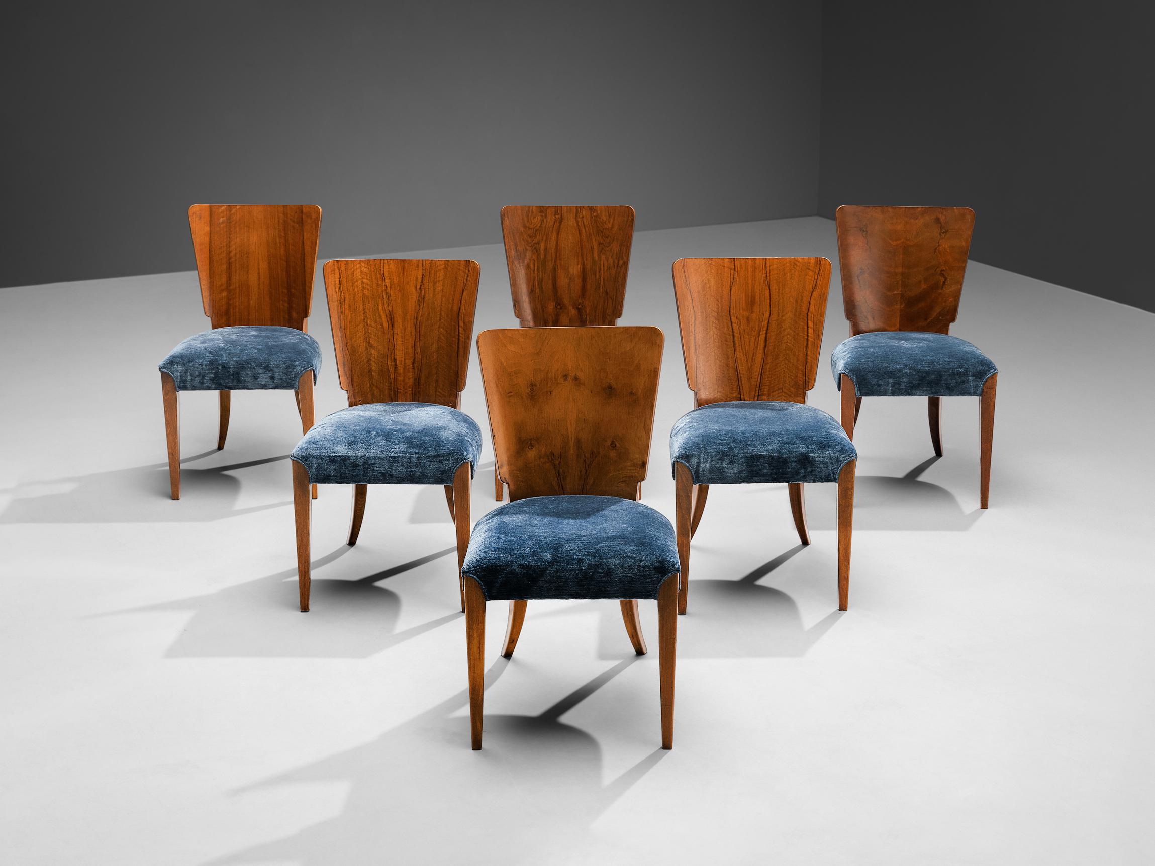 Restored and Reupholstered Set of Six Art Deco Chairs in Walnut and Blue Velvet In Good Condition For Sale In Waalwijk, NL