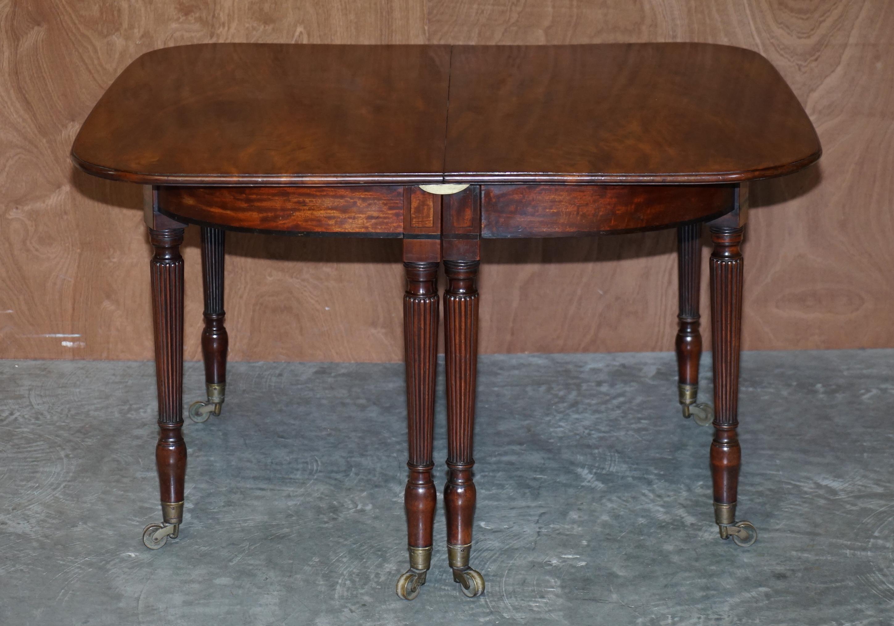 Guglielmo IV Antico tavolo da pranzo allungato restaurato del 1830 William IV in legno massiccio figurato Gillows in vendita