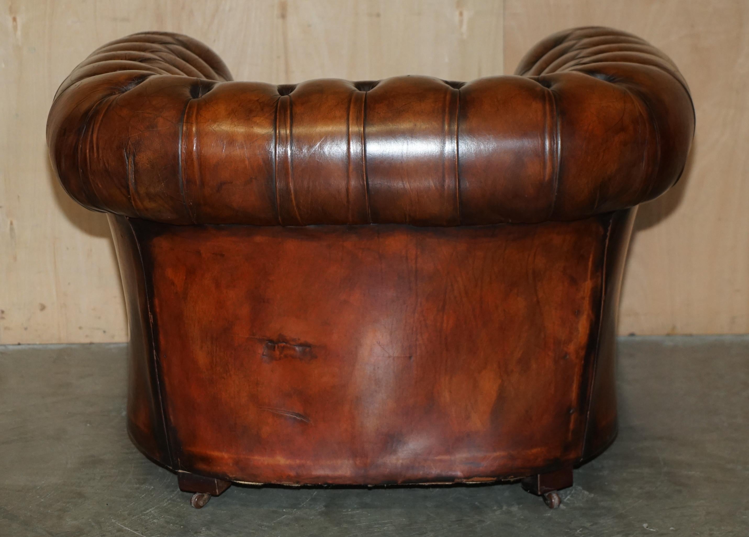 RESTORIERTER ANTiQUE CHESTERFIELD CLUB ARMSTUHL BROWN LEATHER PORCELAIN CASTORS im Angebot 6
