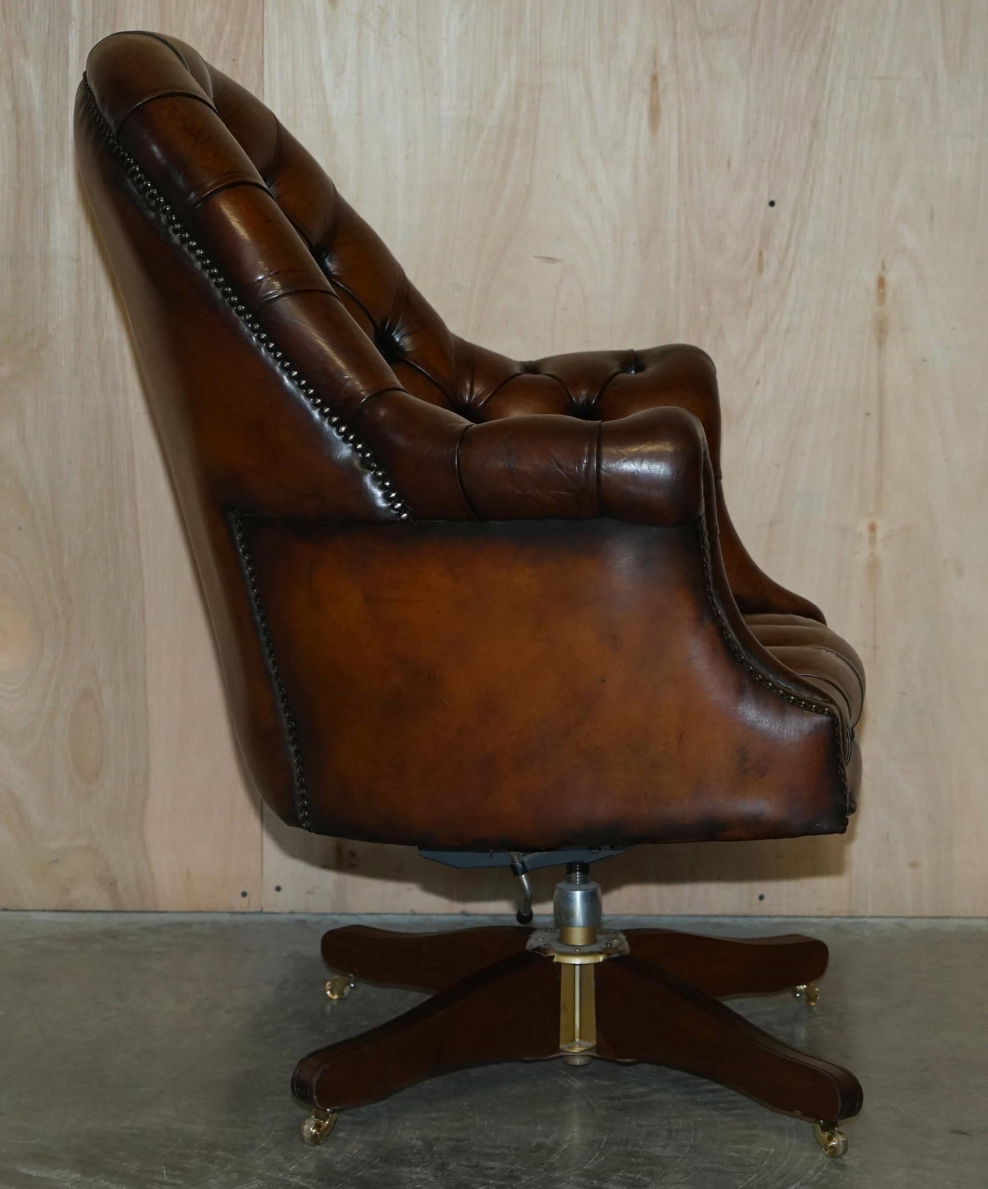 RESTORED ANTIQUE CIGAR BROWN LEATHER CHESTERFIELD DIRECTORS CAPTAiNS ARMCHAIR 4