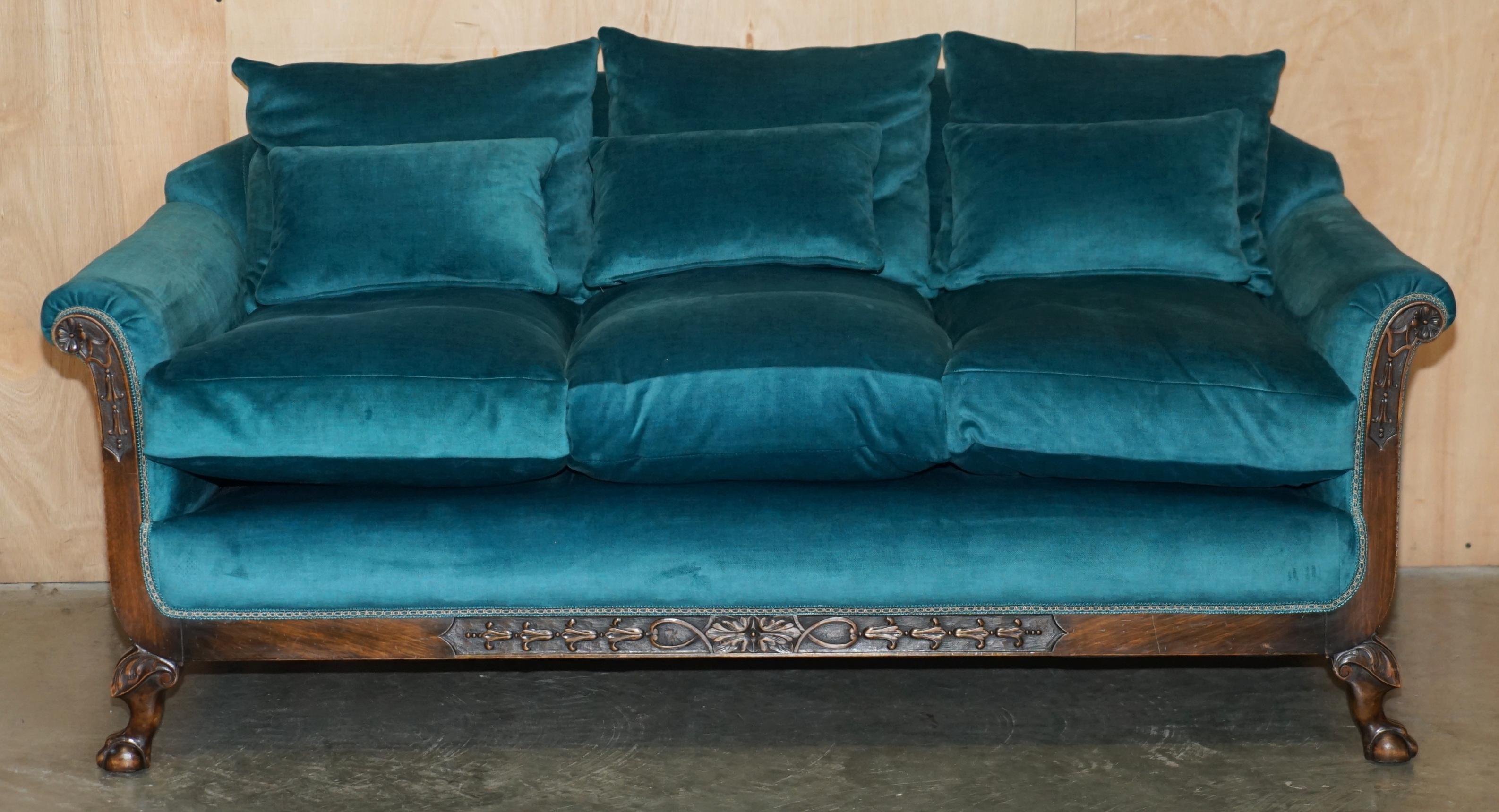 Edwardian RESTORED ANTIQUE CIRCA 1900 BLUE VELVET CLAW & BALL FEET SOFA & ARMCHAIR SUiTE For Sale