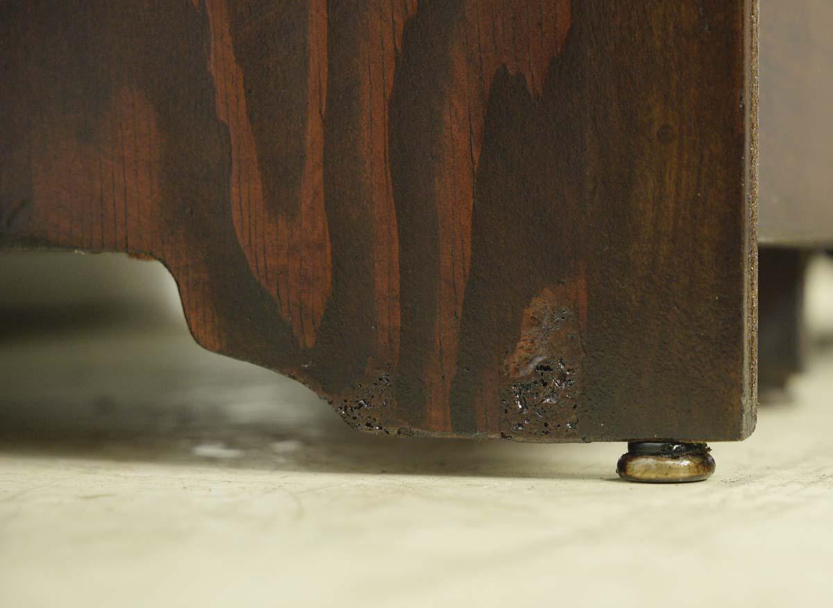 Restaurierte antike dunkle Holz Ton Kiefer Juweliere Schreibtisch im Angebot 3