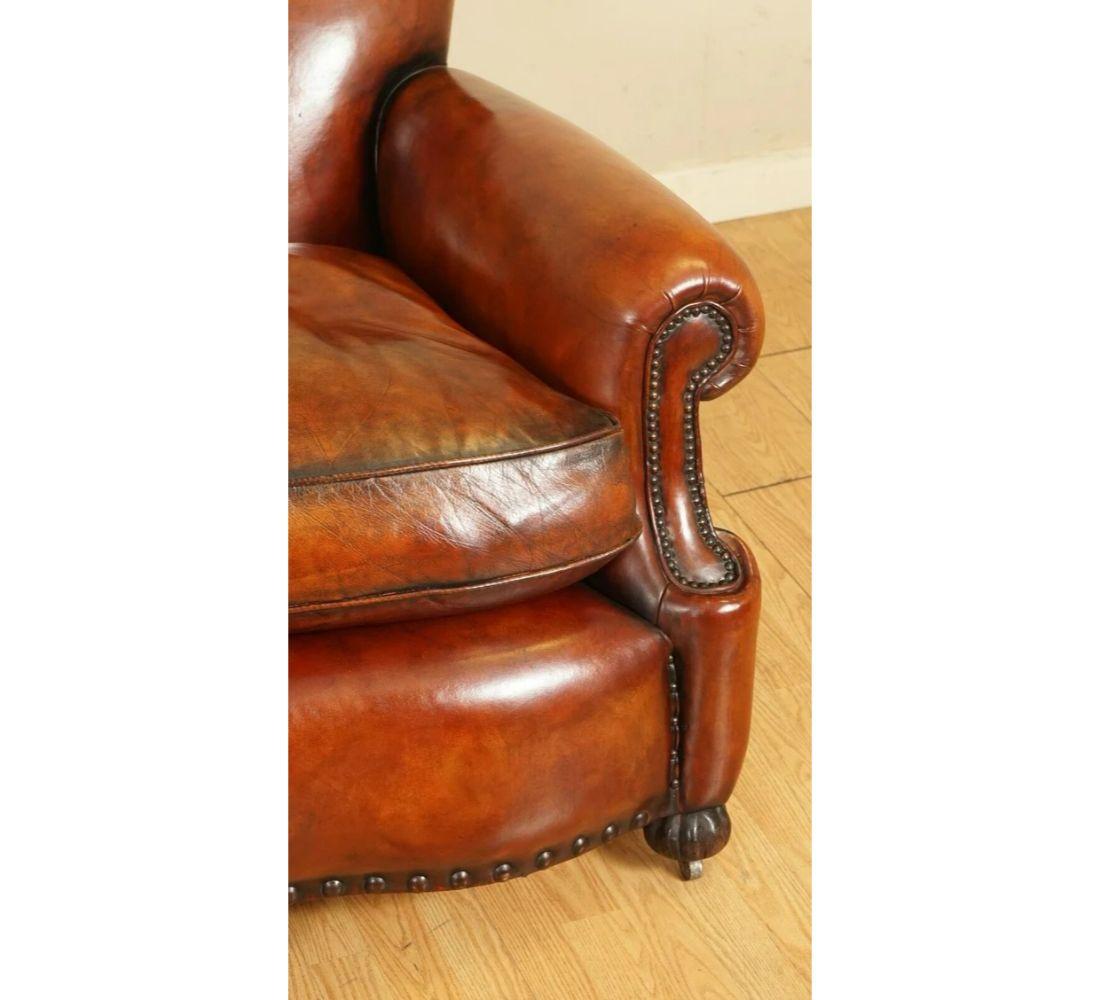 Cuir Coussin rempli de plumes pour canapé Edouardien ancien restauré et teint à la main en brun whisky en vente