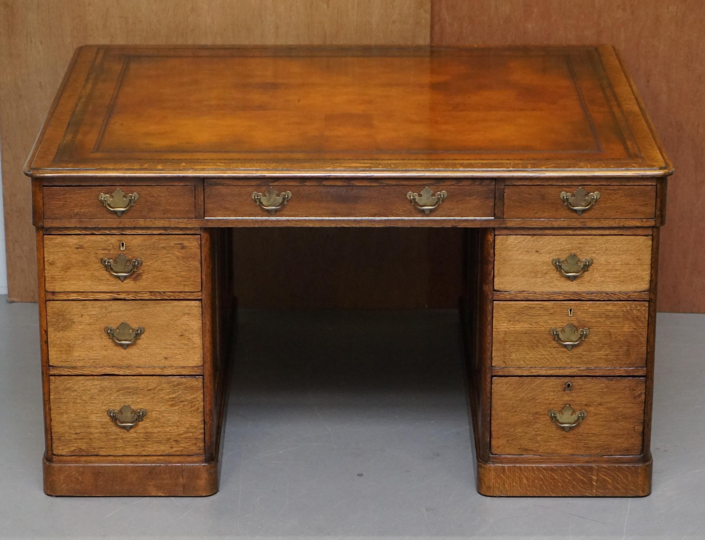 We are delighted to offer for sale this lovely restored circa 1820 Georgian Oak with restored hand dyed brown leather top, twin pedestal double sided partner desk

A very well made piece, the timber is English oak which has a glorious patina to it