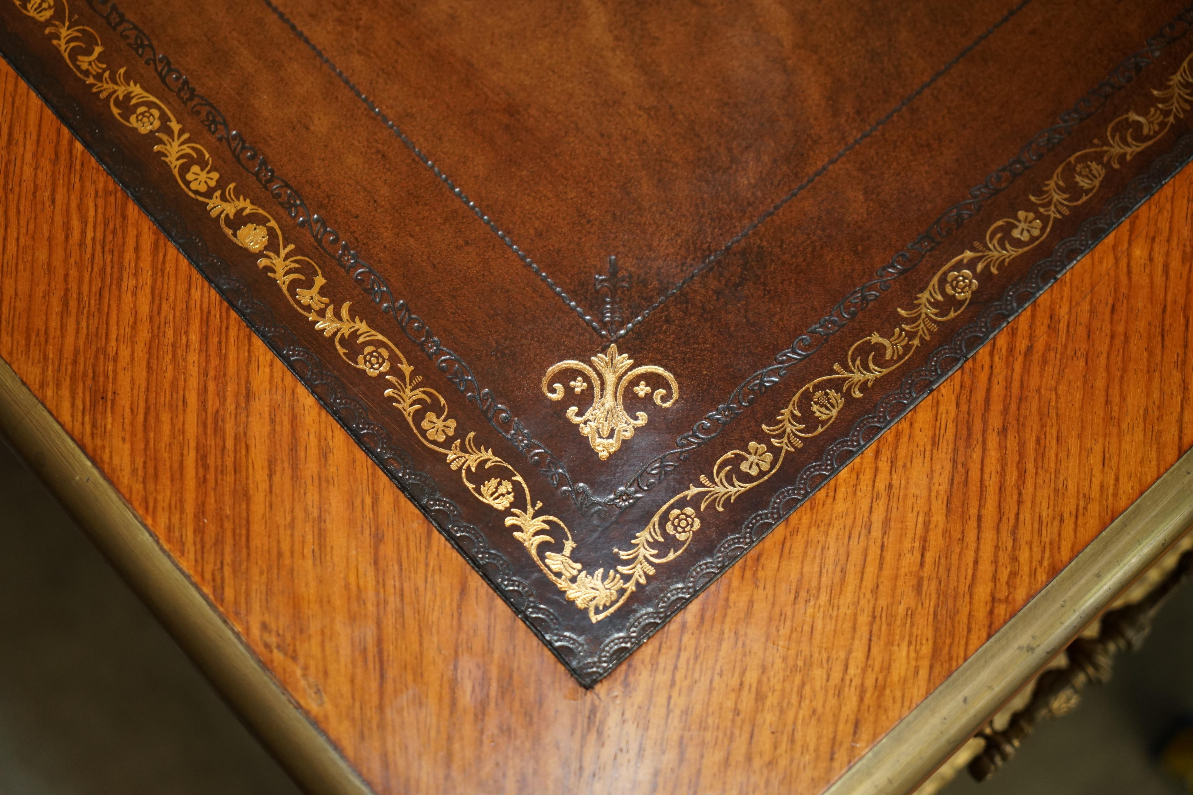RESTORED ANTiQUE LATE 19TH CENTURY LOUIS XVI ORMOLU MOUNTED BUREAU PLAT DESK For Sale 6