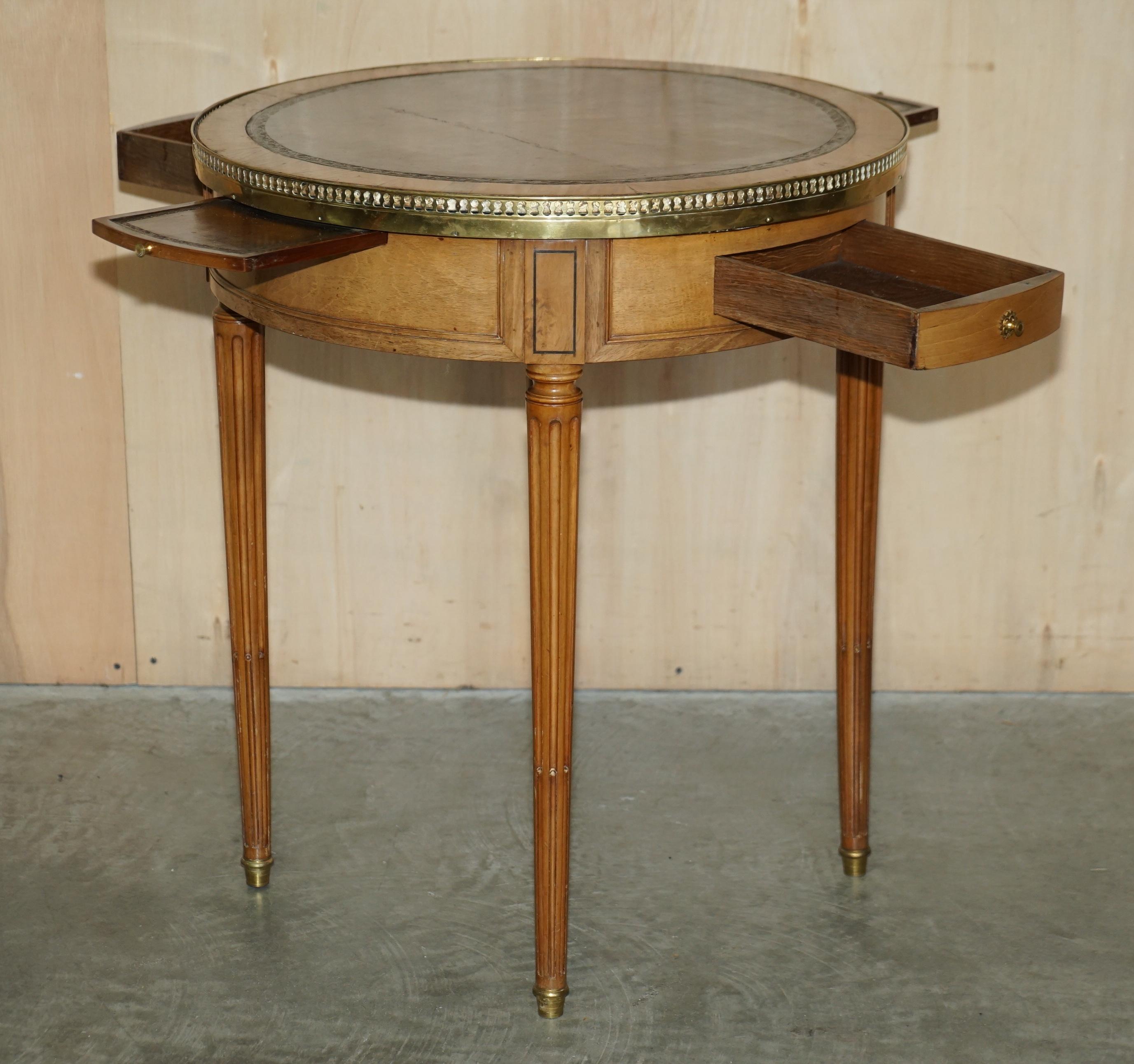 Tables d'appoint anciennes Napoléon III restaurées avec plateau en cuir marron en vente 8