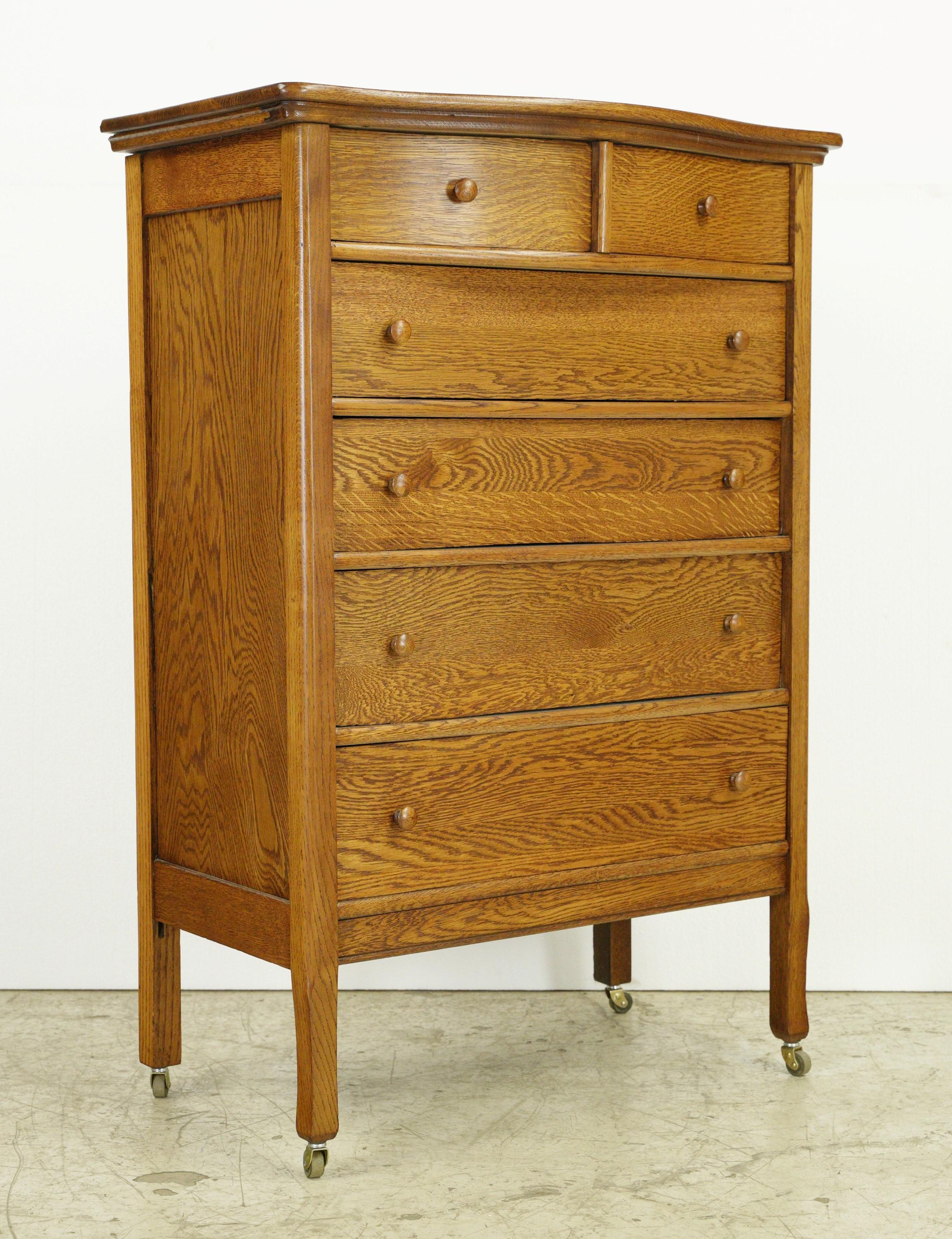 Restored Antique Oak 6 Drawer High Boy Dresser w Casters In Good Condition For Sale In New York, NY