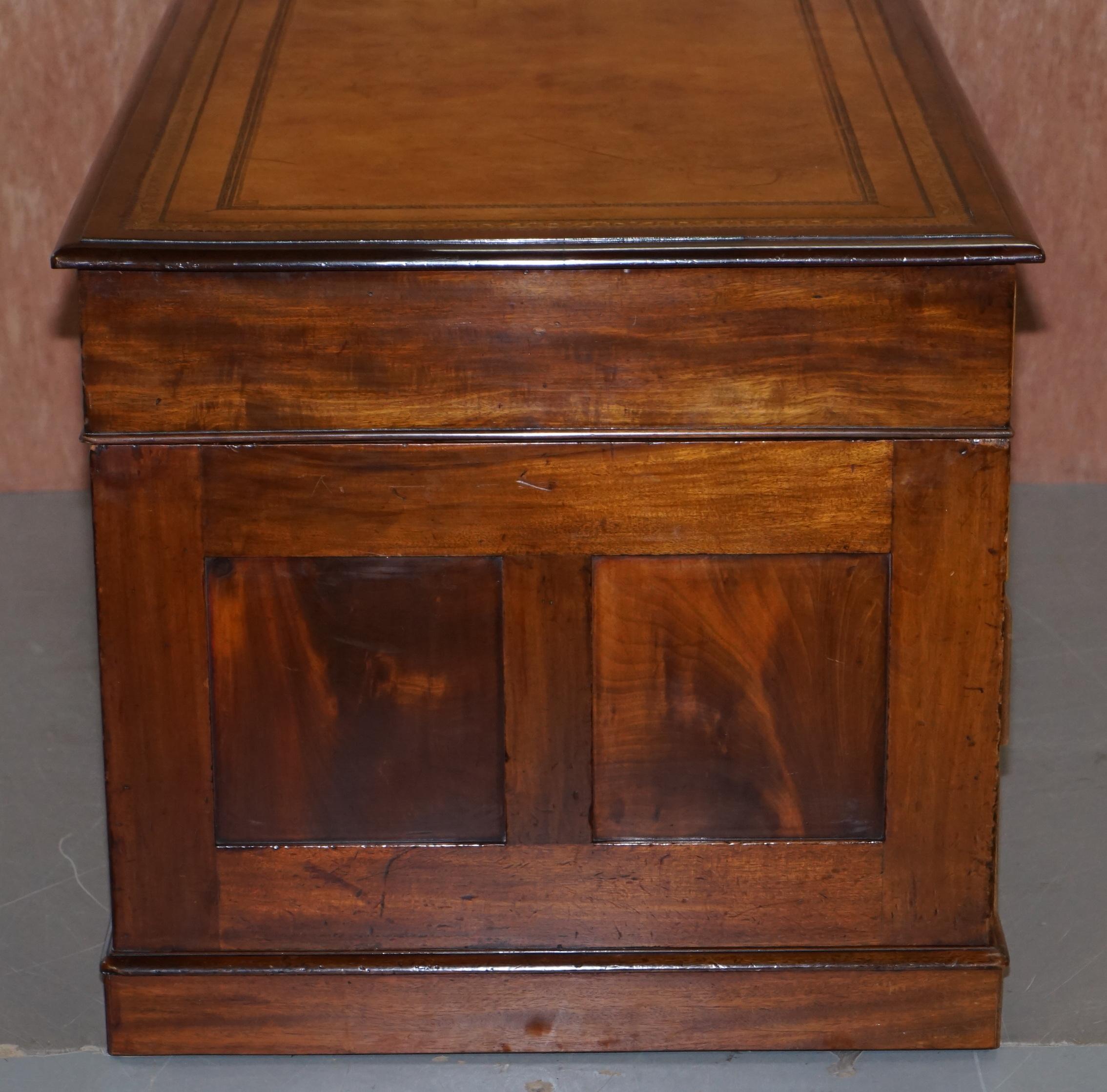 Restored Antique Regency circa 1810-1820 Hardwood Pedestal Desk Brown Leather 7