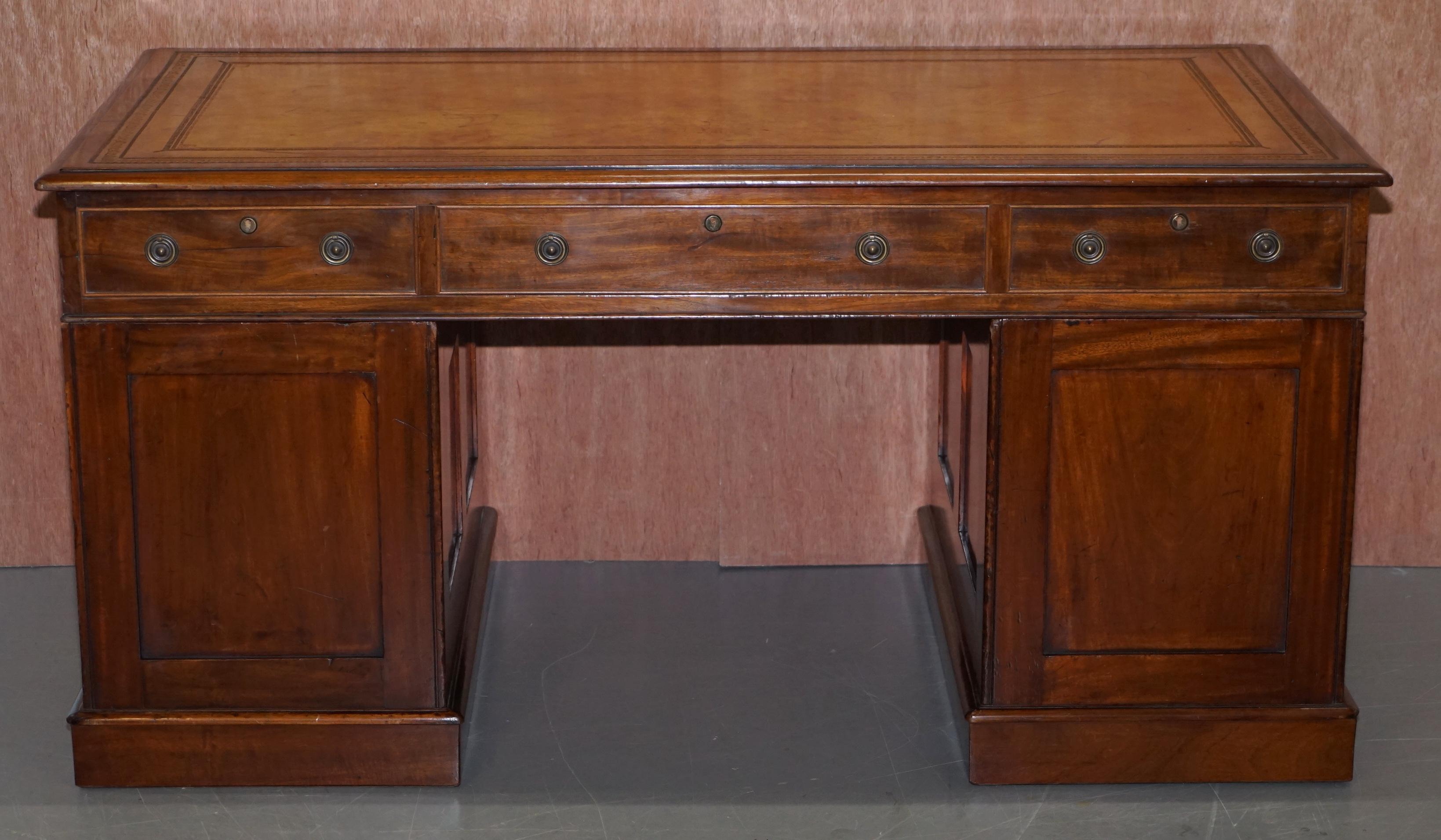 Restored Antique Regency circa 1810-1820 Hardwood Pedestal Desk Brown Leather 8