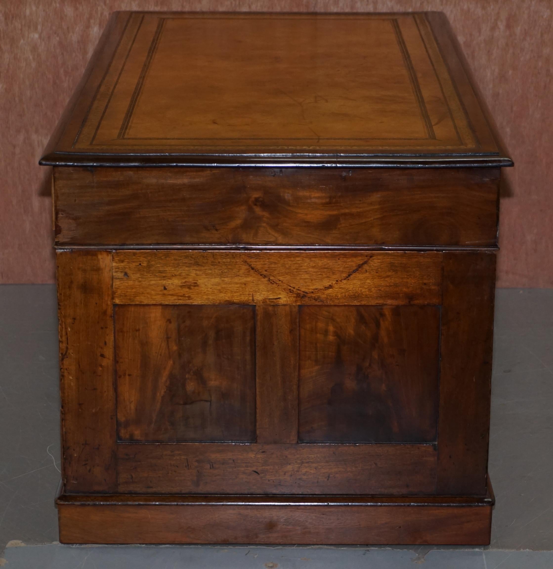 Restored Antique Regency circa 1810-1820 Hardwood Pedestal Desk Brown Leather 11